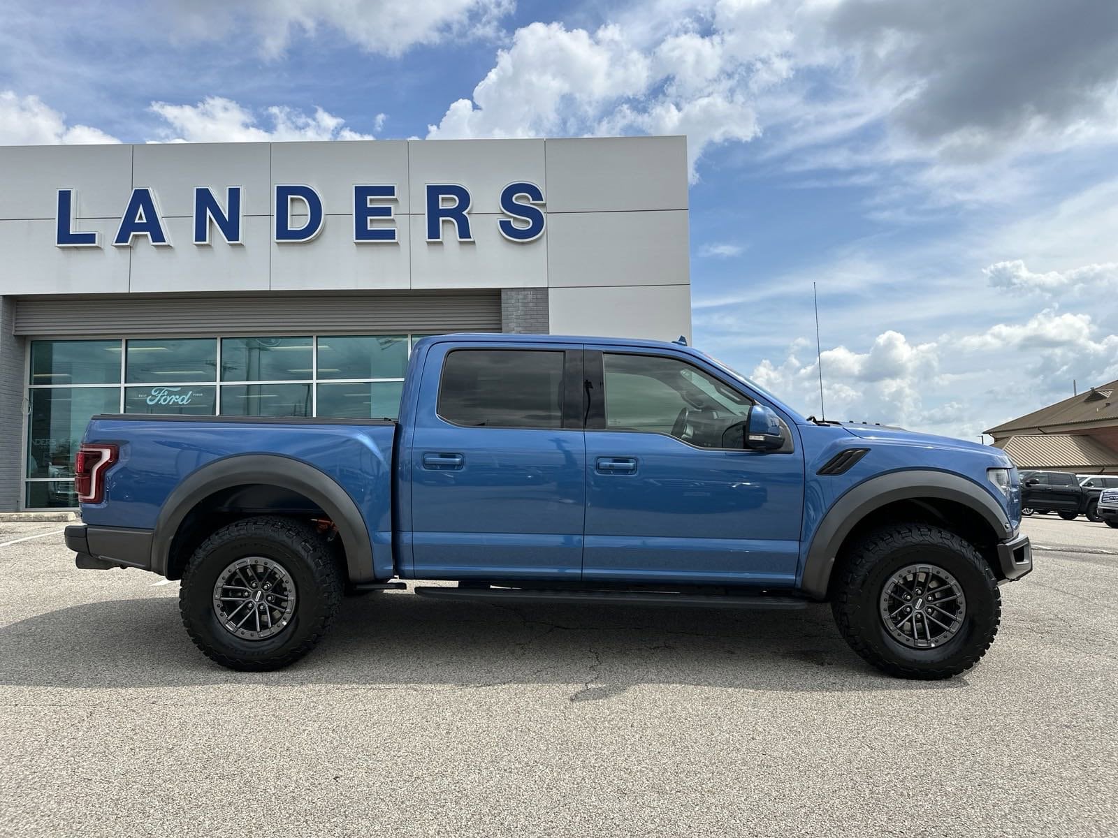 Used 2020 Ford F-150 Raptor with VIN 1FTFW1RG1LFB61828 for sale in Southaven, MS