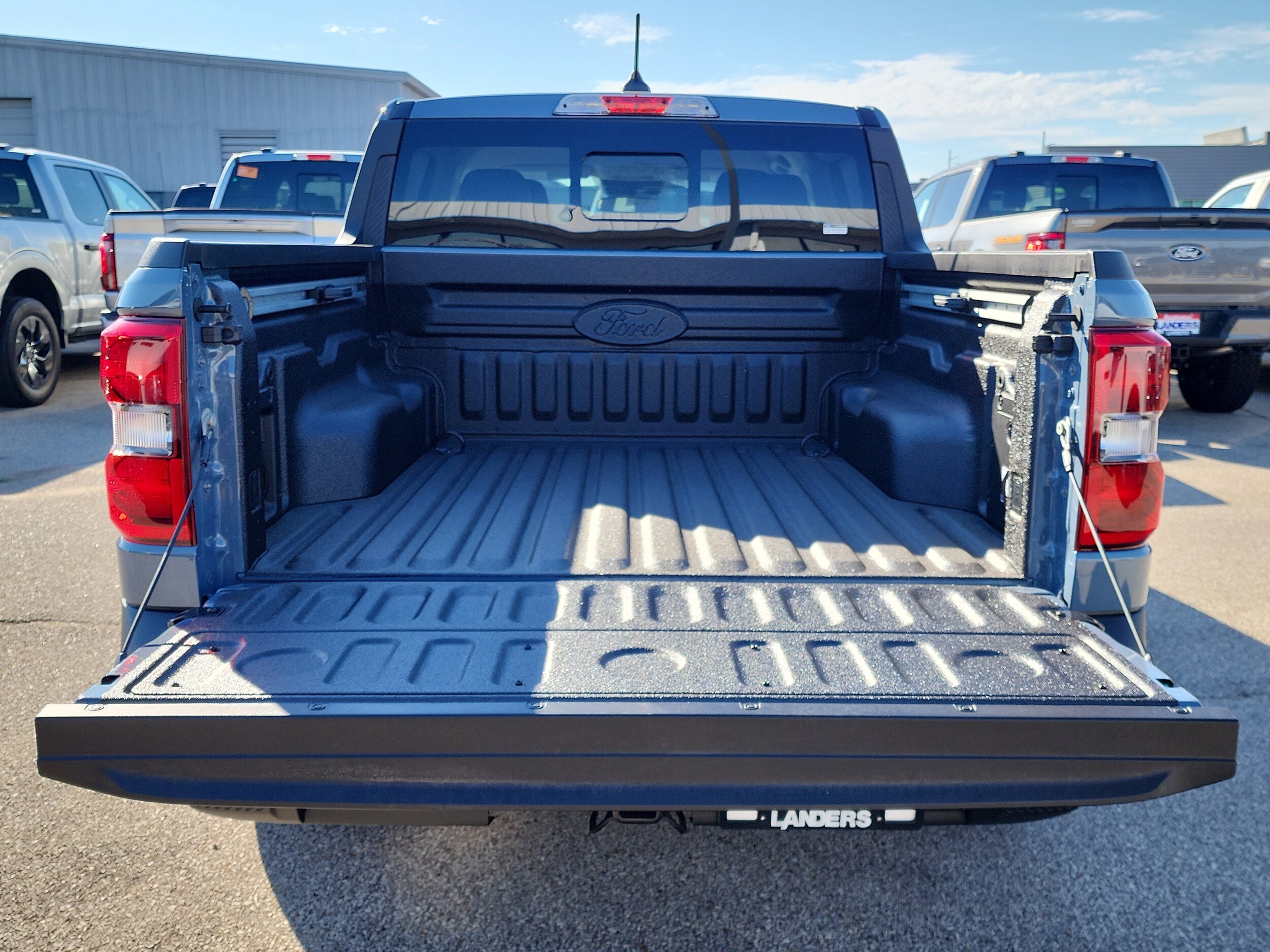 2025 Ford Maverick Lariat photo 3