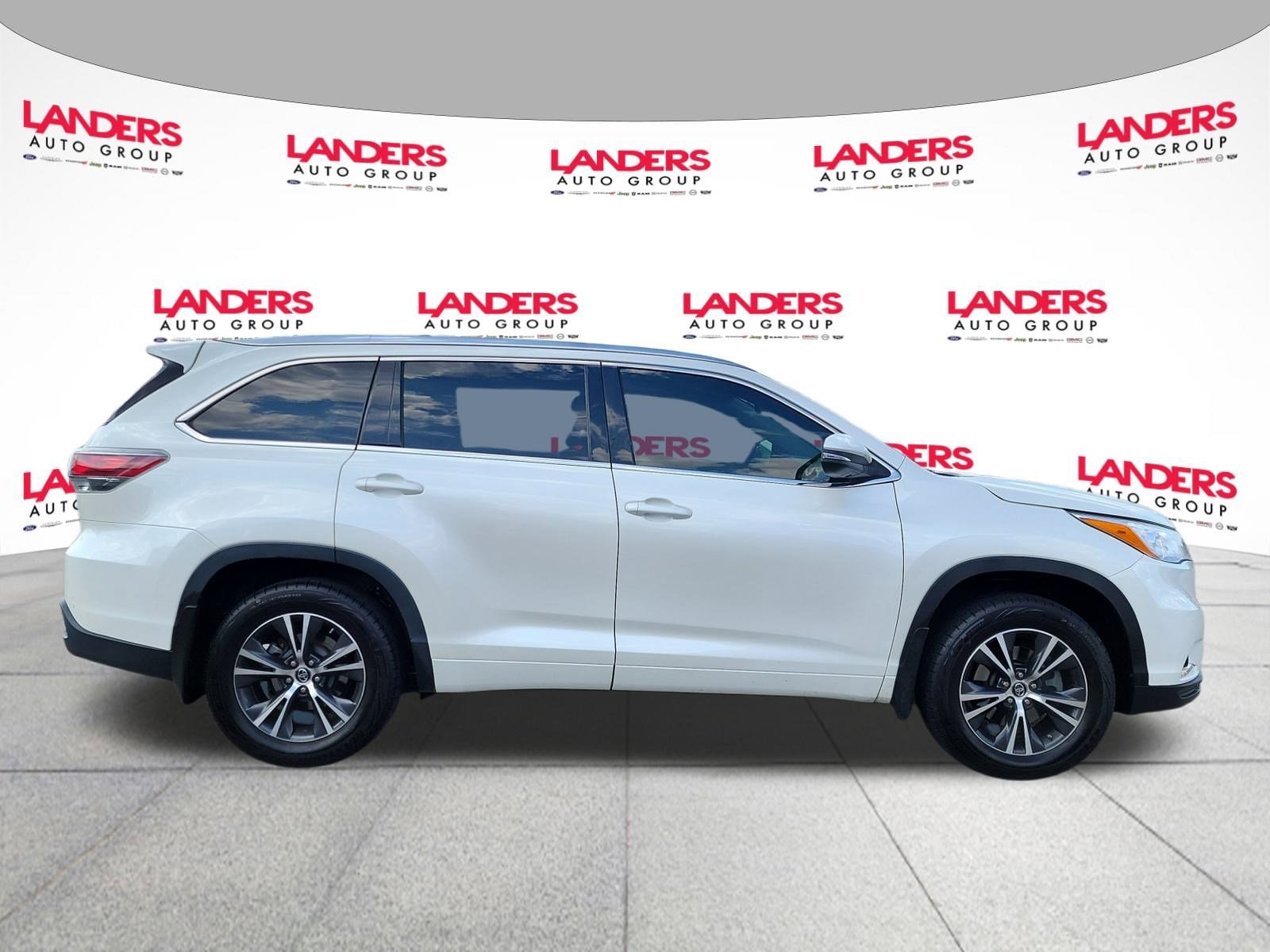 Used 2014 Toyota Highlander Limited with VIN 5TDDKRFH2ES036242 for sale in Southaven, MS