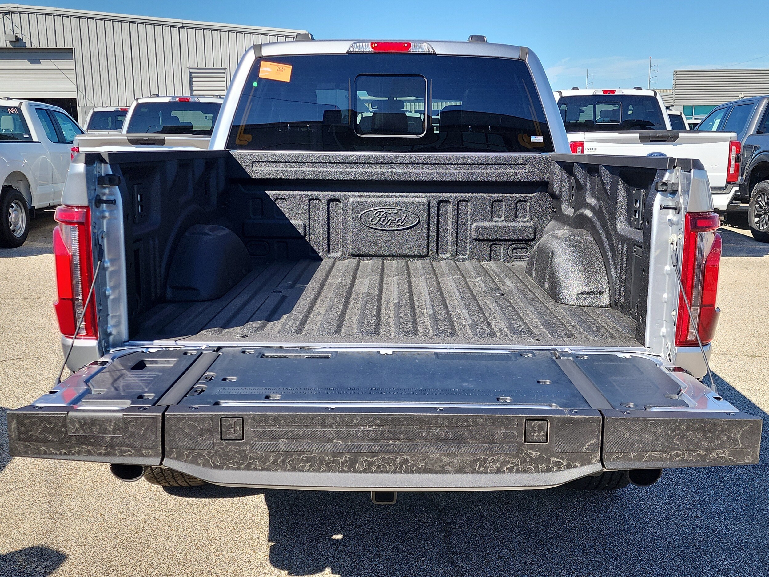 2025 Ford F-150 Lariat photo 4