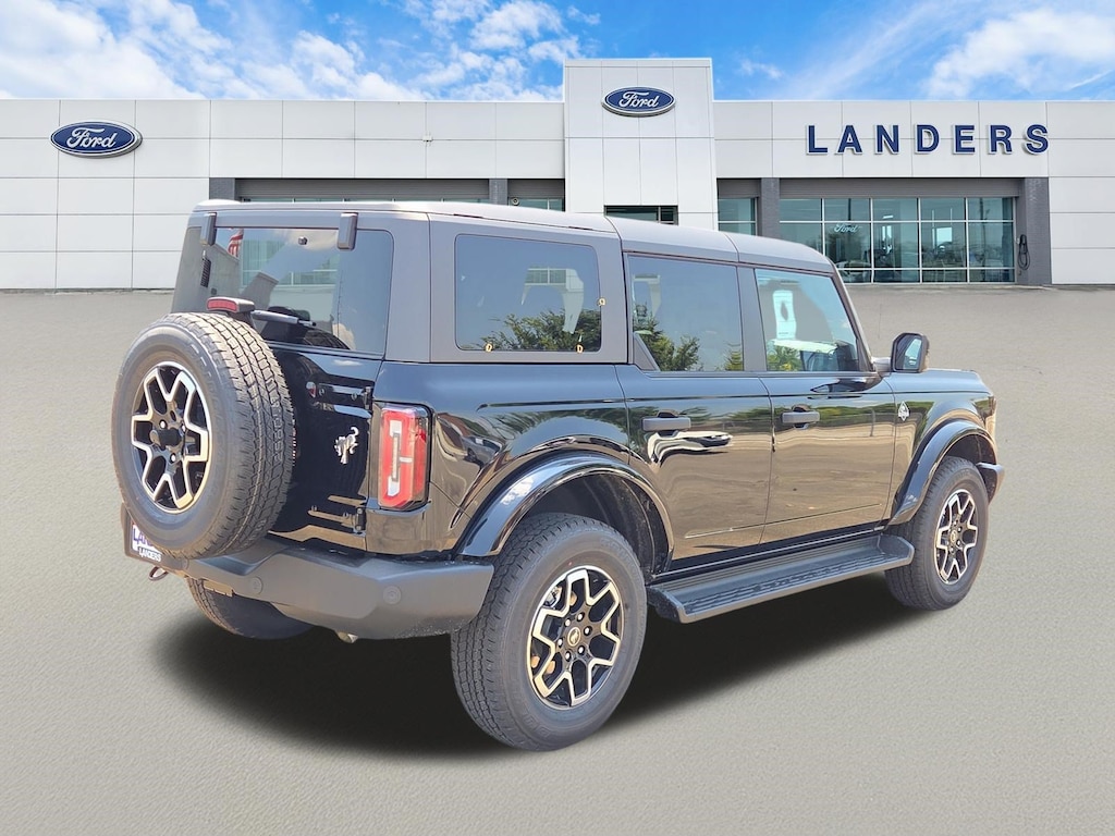 New 2026 Ford Bronco Outer Banks SUV