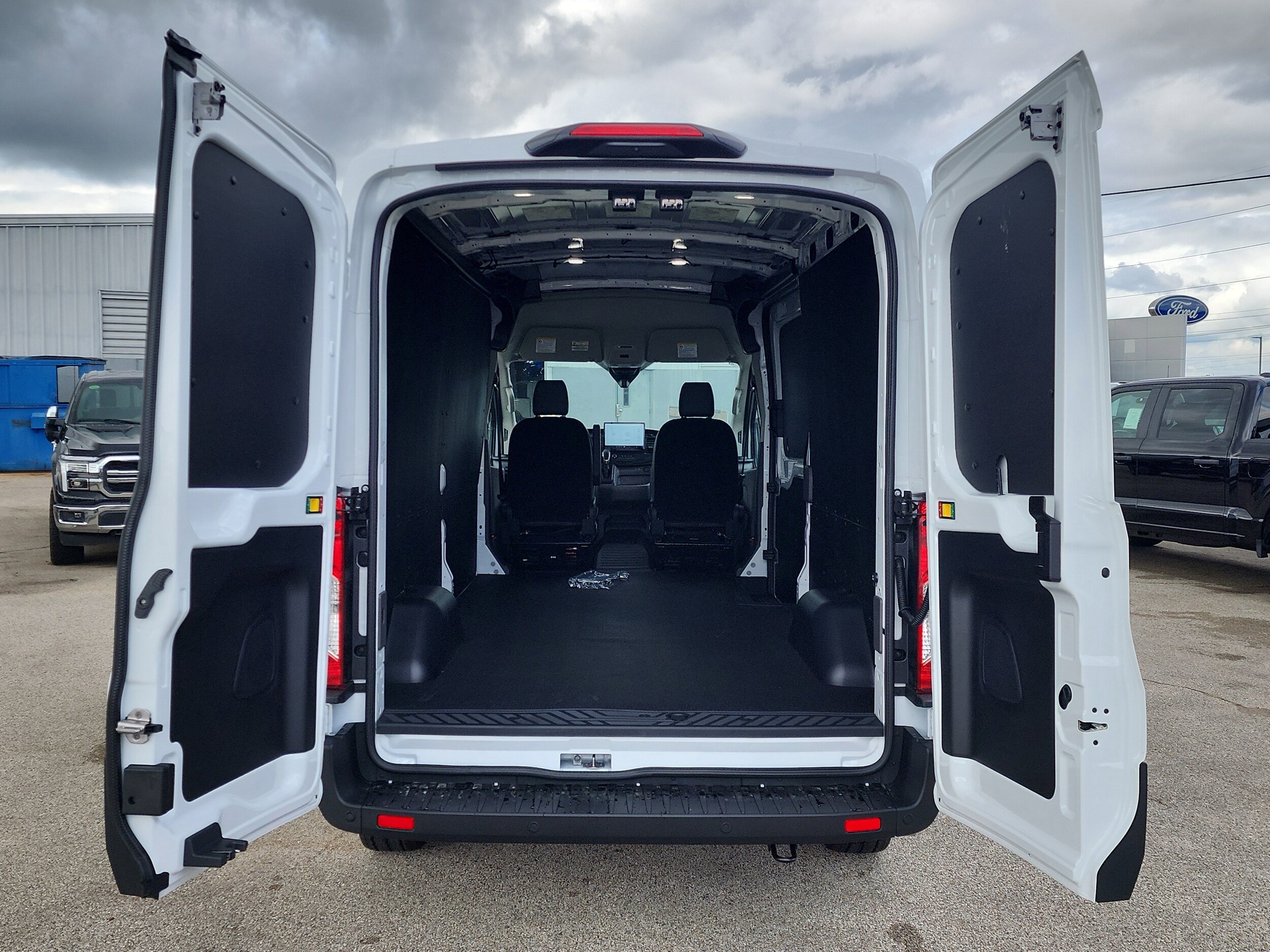 2026 Ford Transit photo 3
