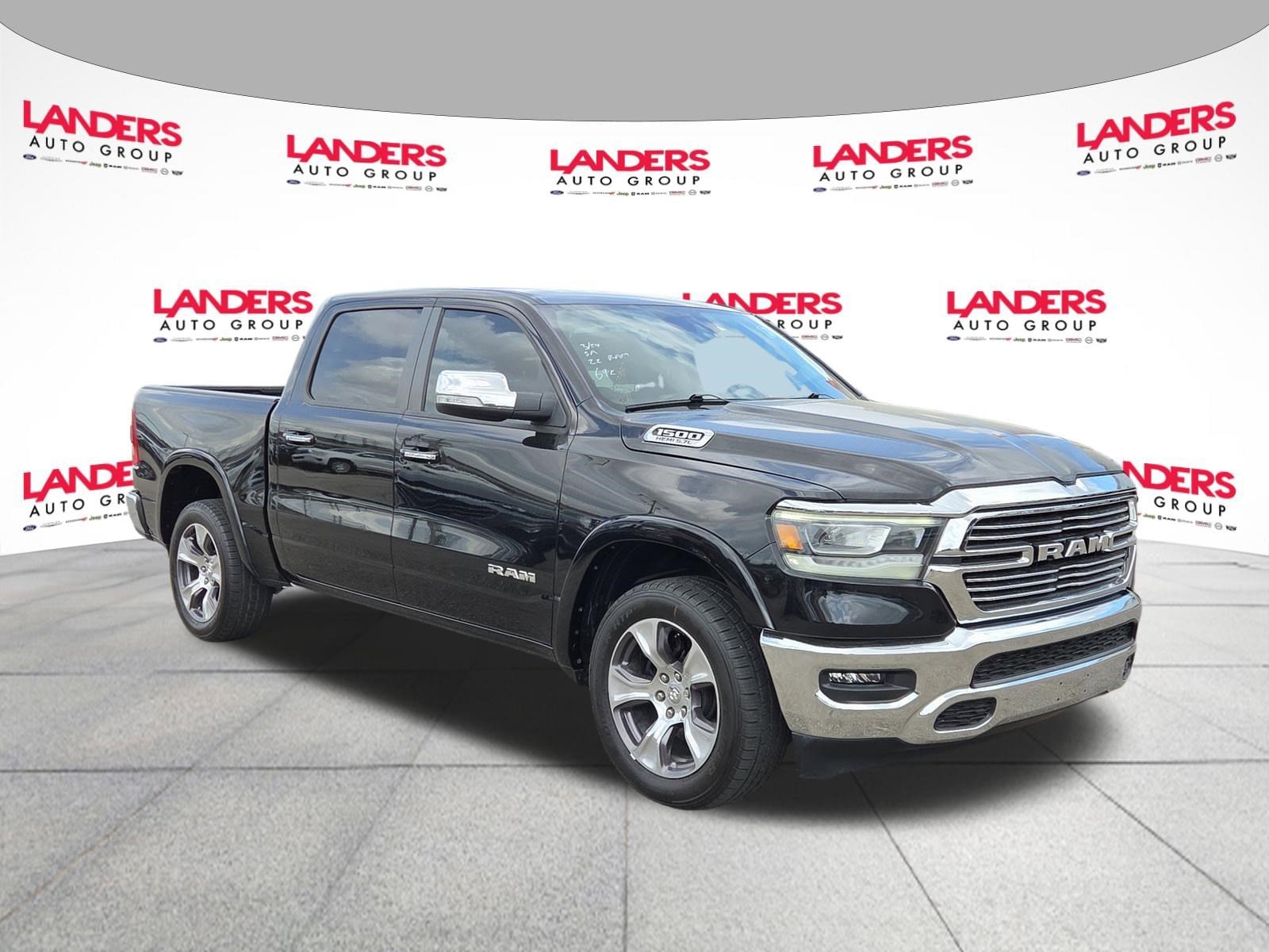 2022 RAM 1500 Laramie 4x4 Crew Cab 5'7's photo