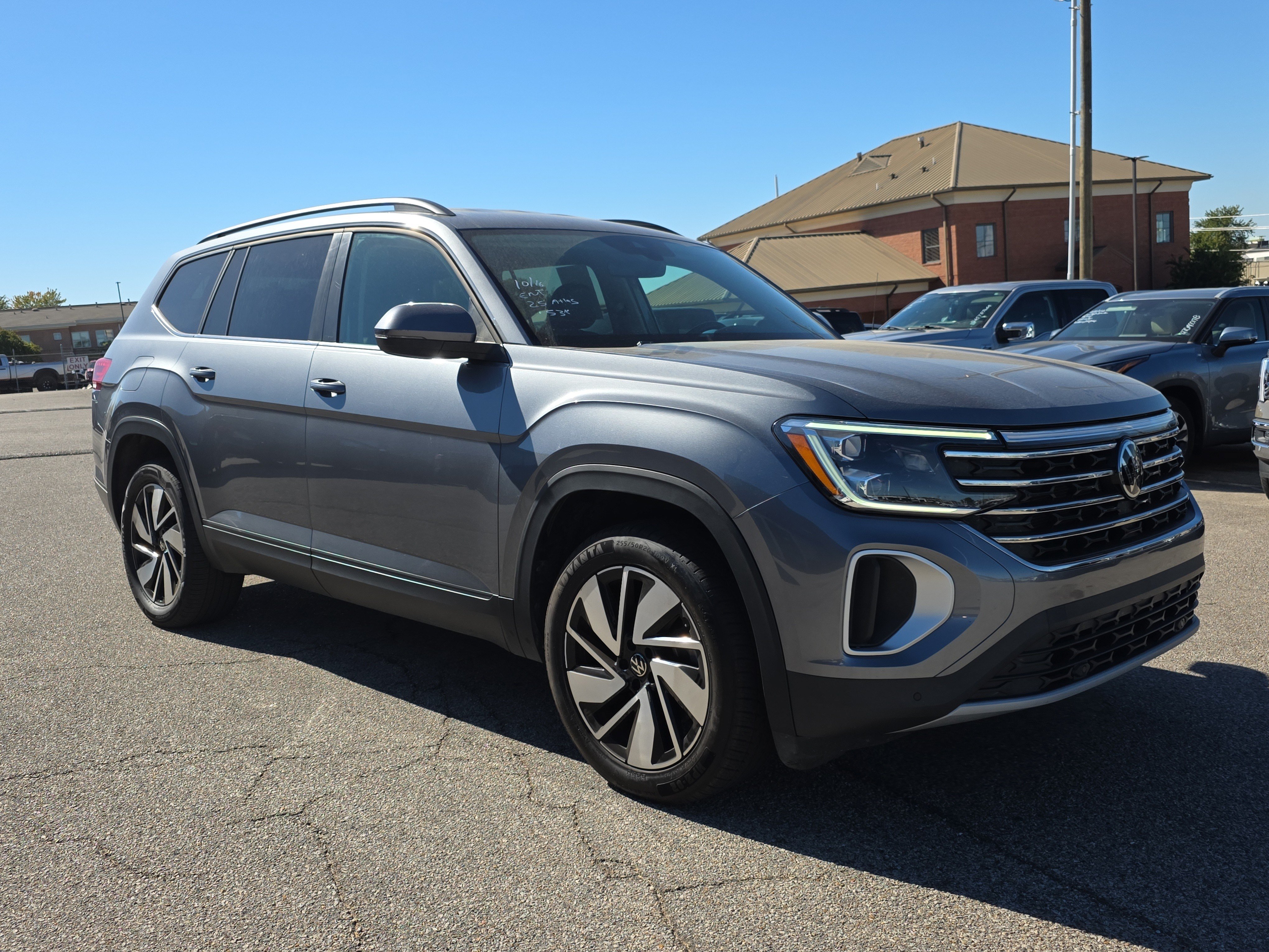 2025 Volkswagen Atlas SE w/Tech