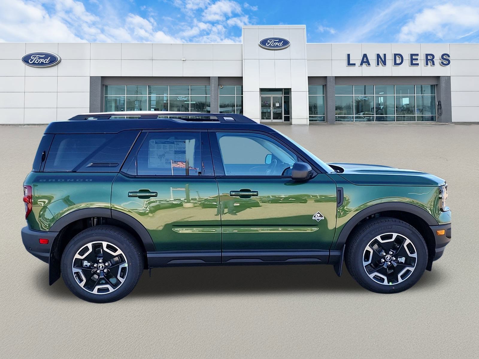 2024 Ford Bronco Sport Outer Banks photo 2