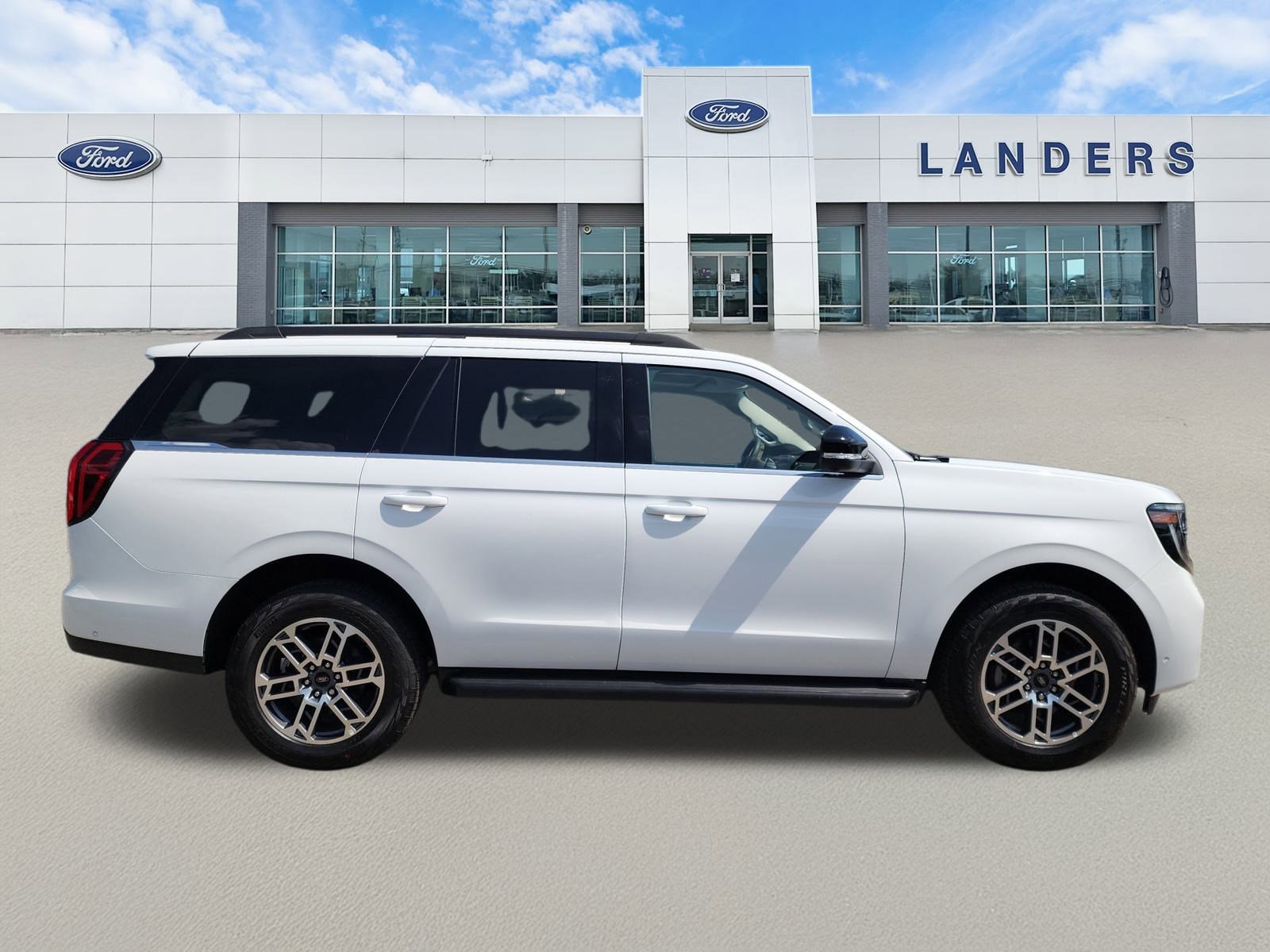 2025 Ford Expedition photo 2
