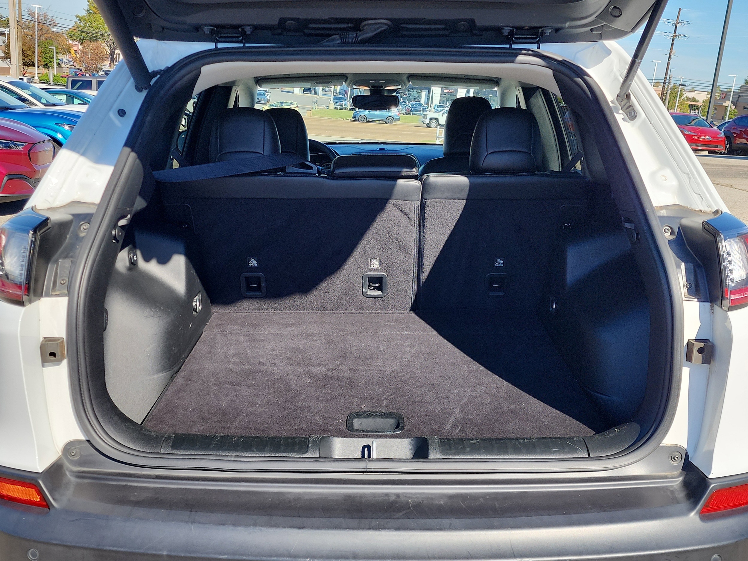 Image of 2023 Jeep Cherokee Altitude Lux SUV