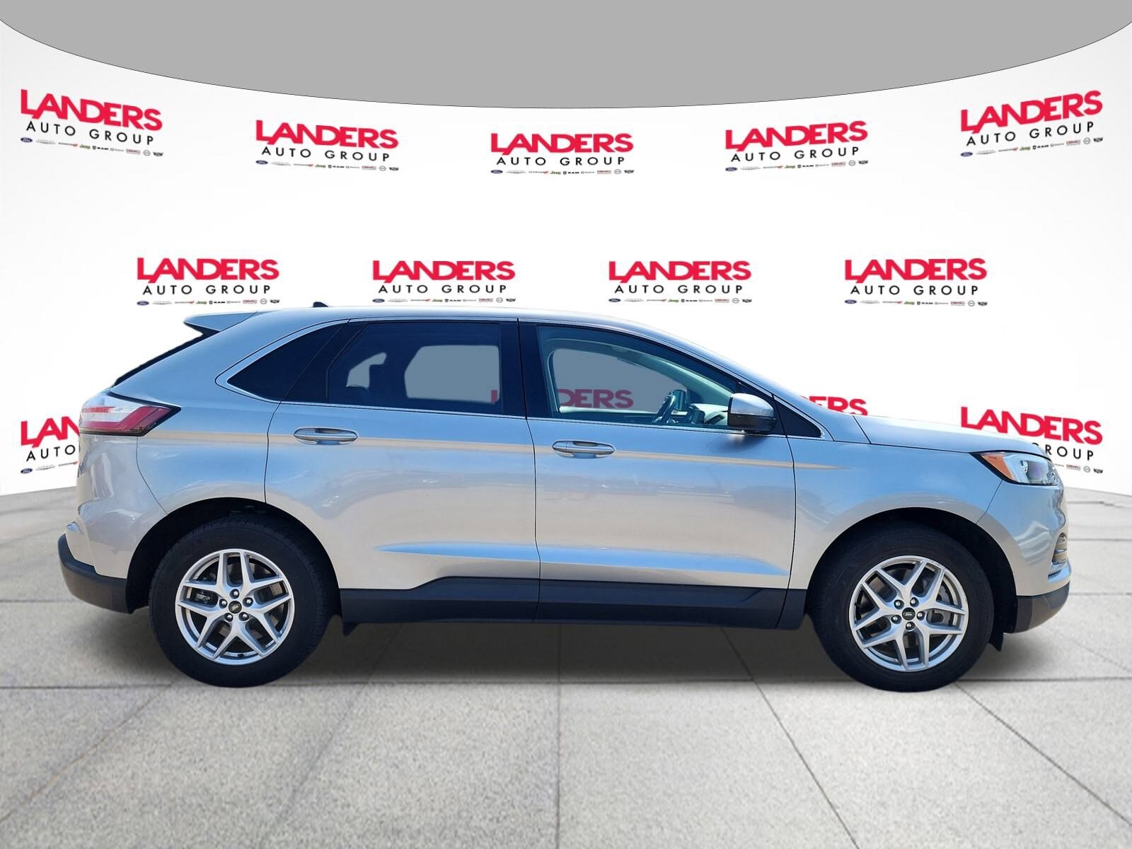 2024 Ford Edge SEL photo 2