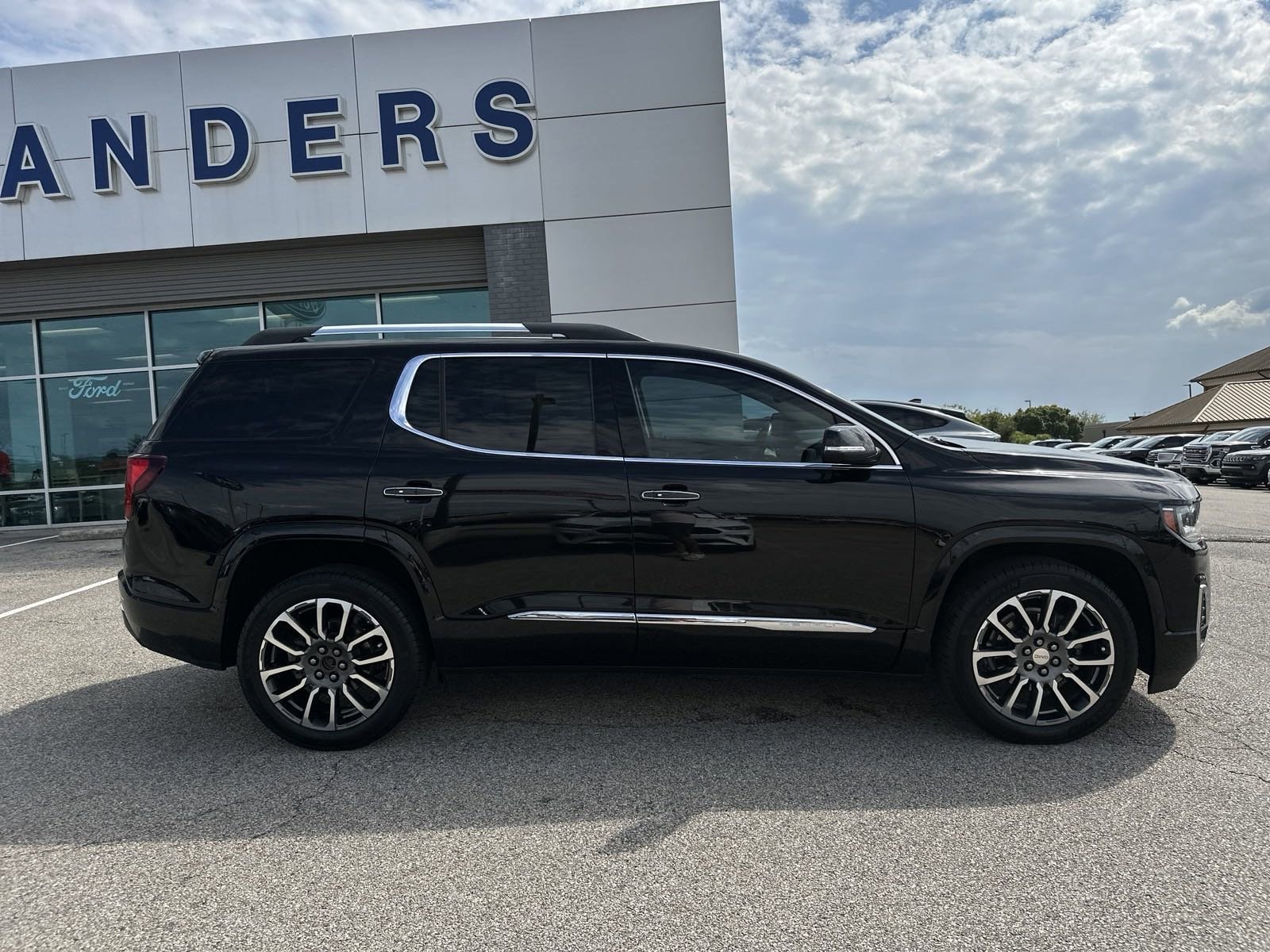 Certified 2021 GMC Acadia Denali with VIN 1GKKNXLS1MZ206806 for sale in Southaven, MS