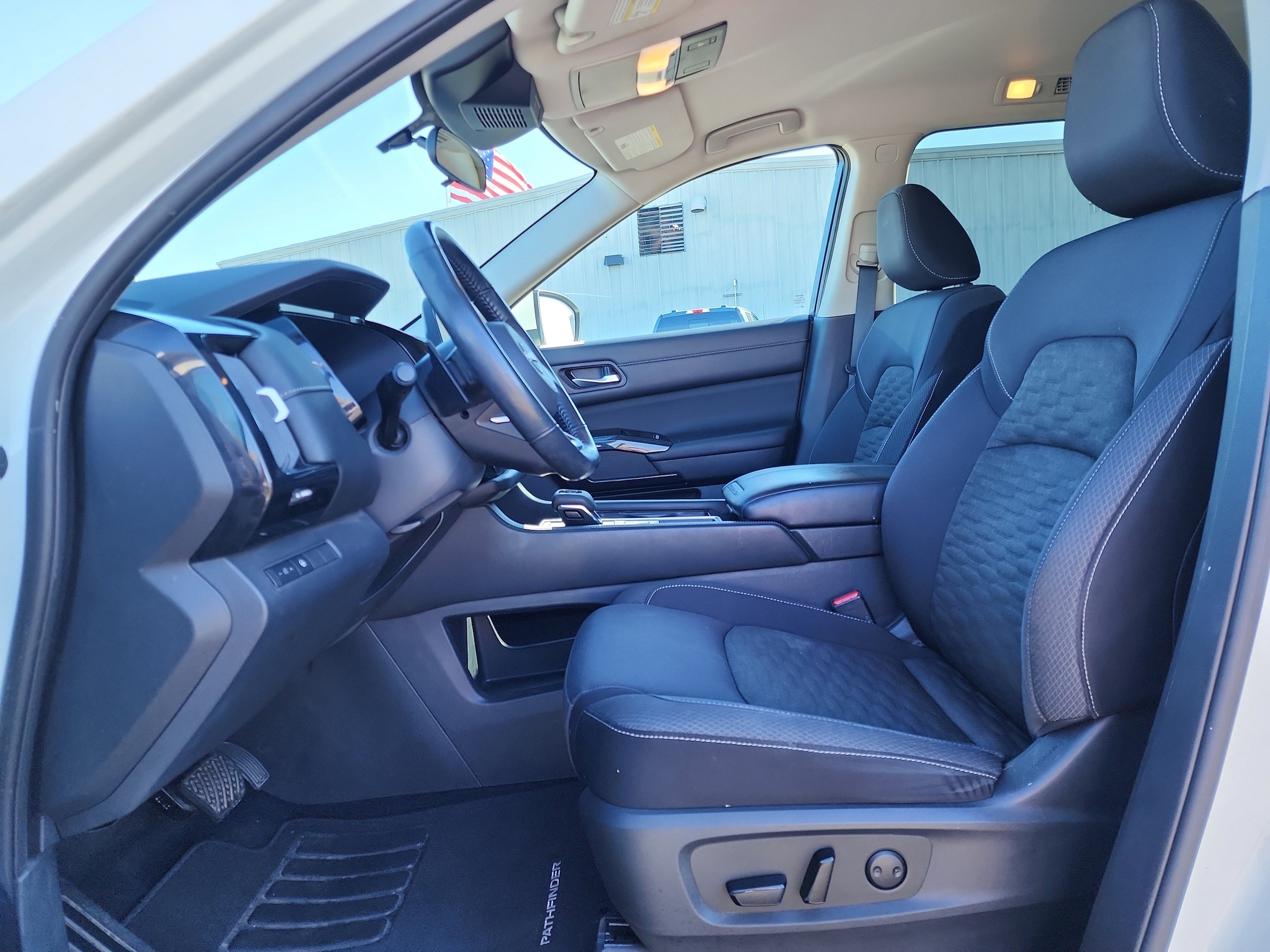 Image of 2022 Nissan Pathfinder SV SUV