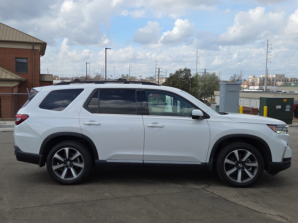 Used 2024 Honda Pilot Elite SUV