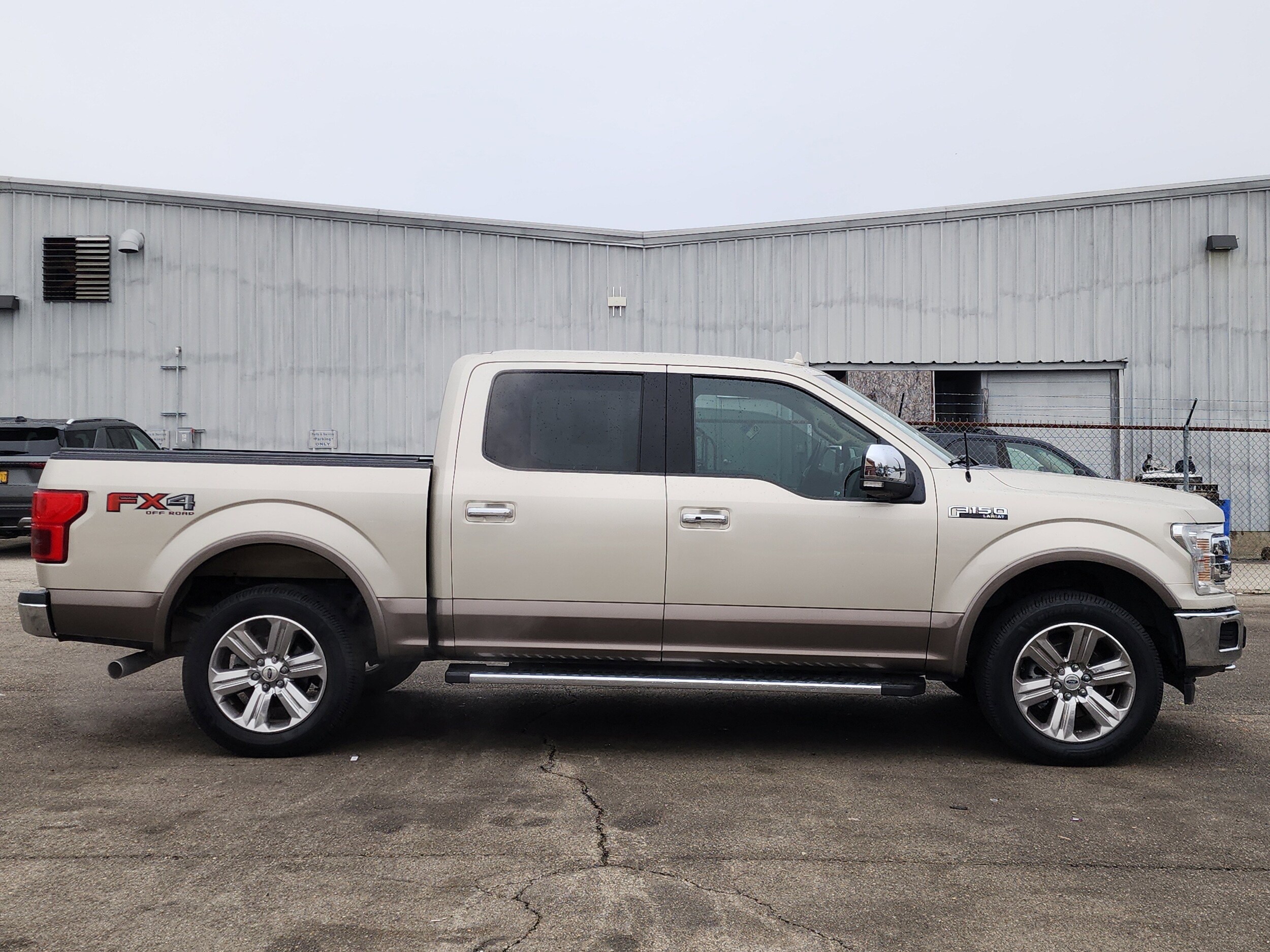 2018 Ford F-150 Lariat photo 2