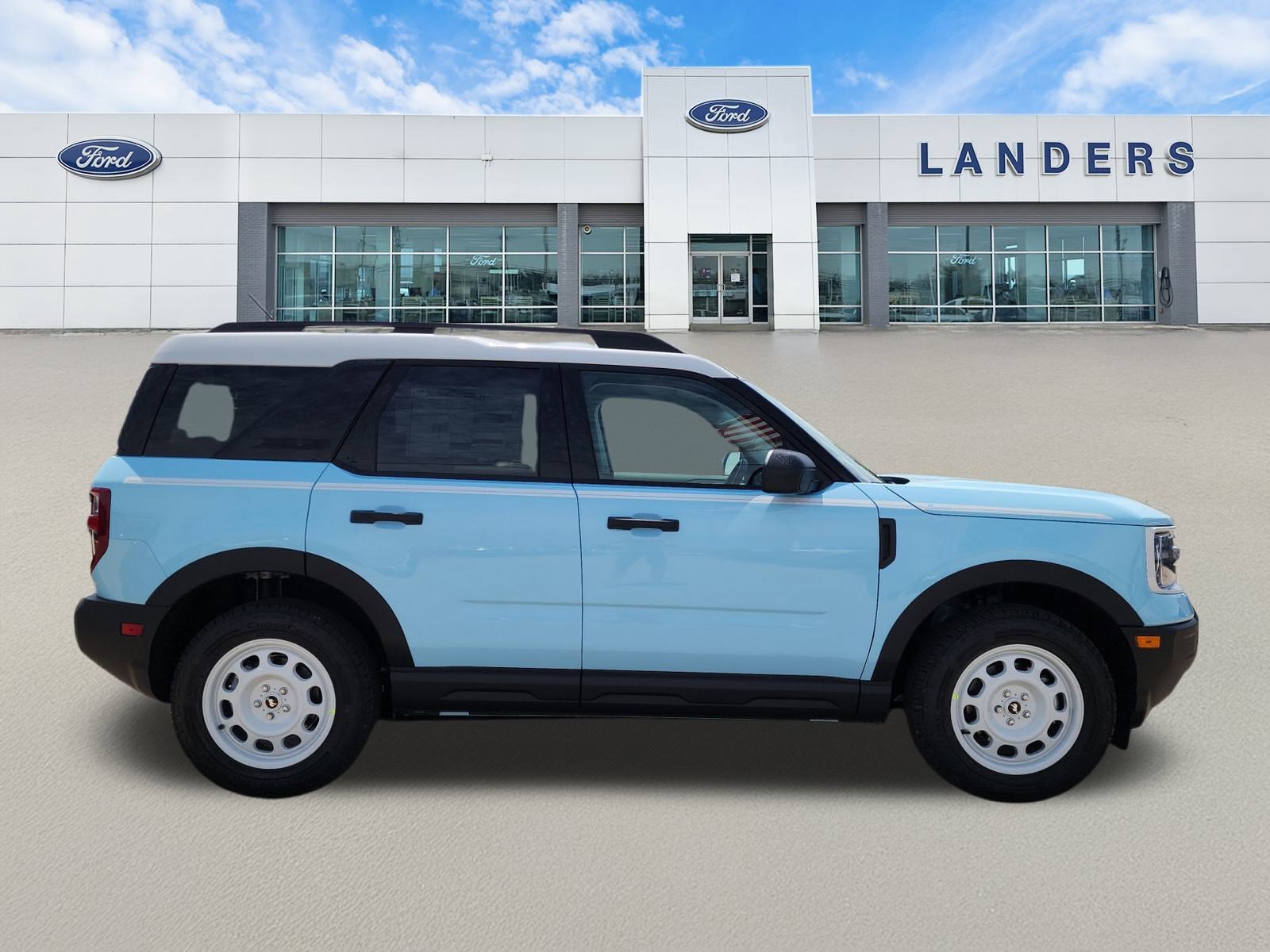 2025 Ford Bronco Sport Heritage photo 2