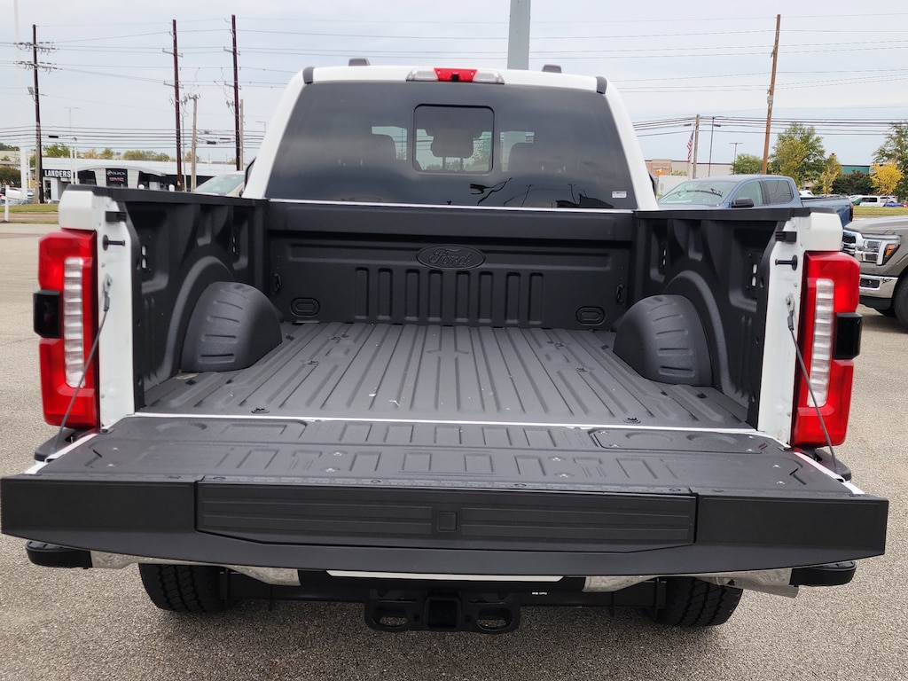 New 2025 Ford F-250 LARIAT TRUCK