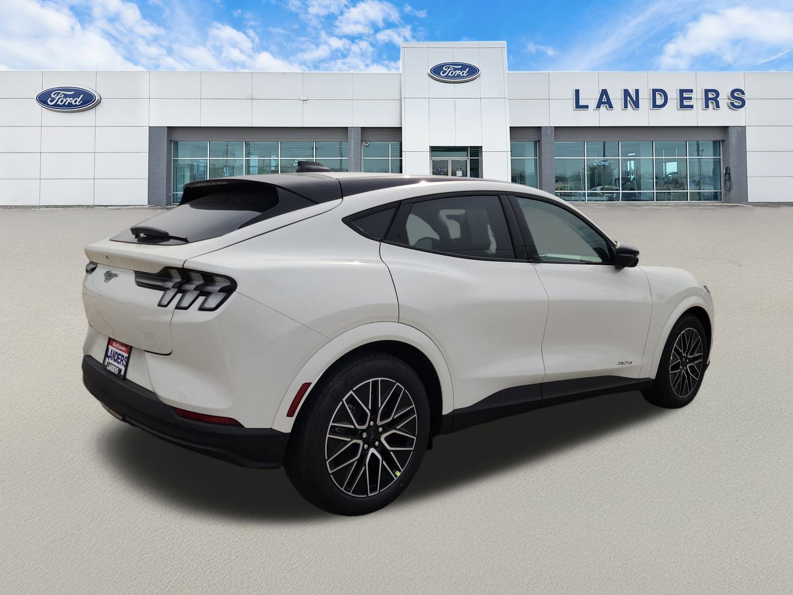 2025 Ford Mustang Mach-E Premium photo 3