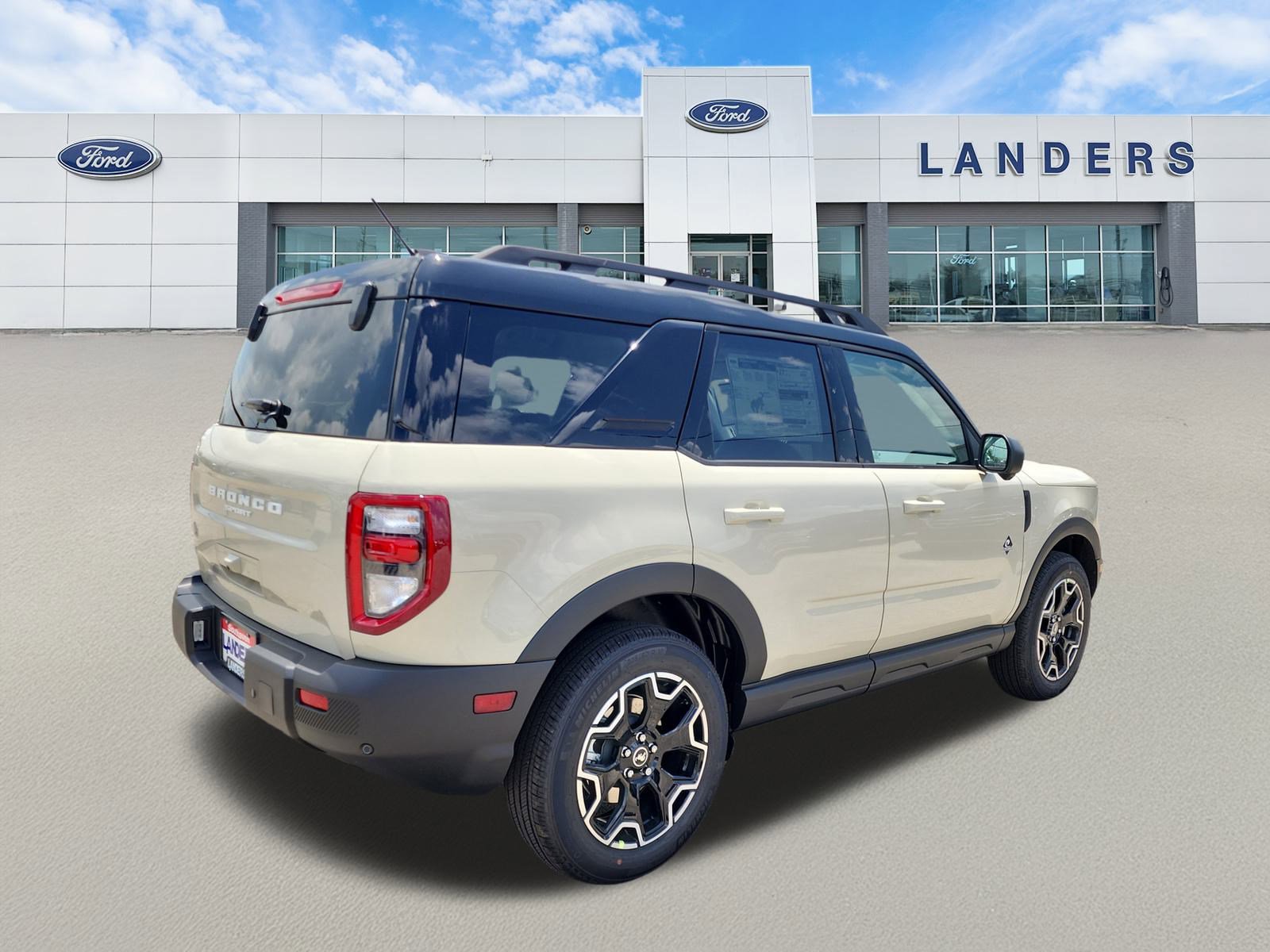 2025 Ford Bronco Sport Outer Banks photo 3