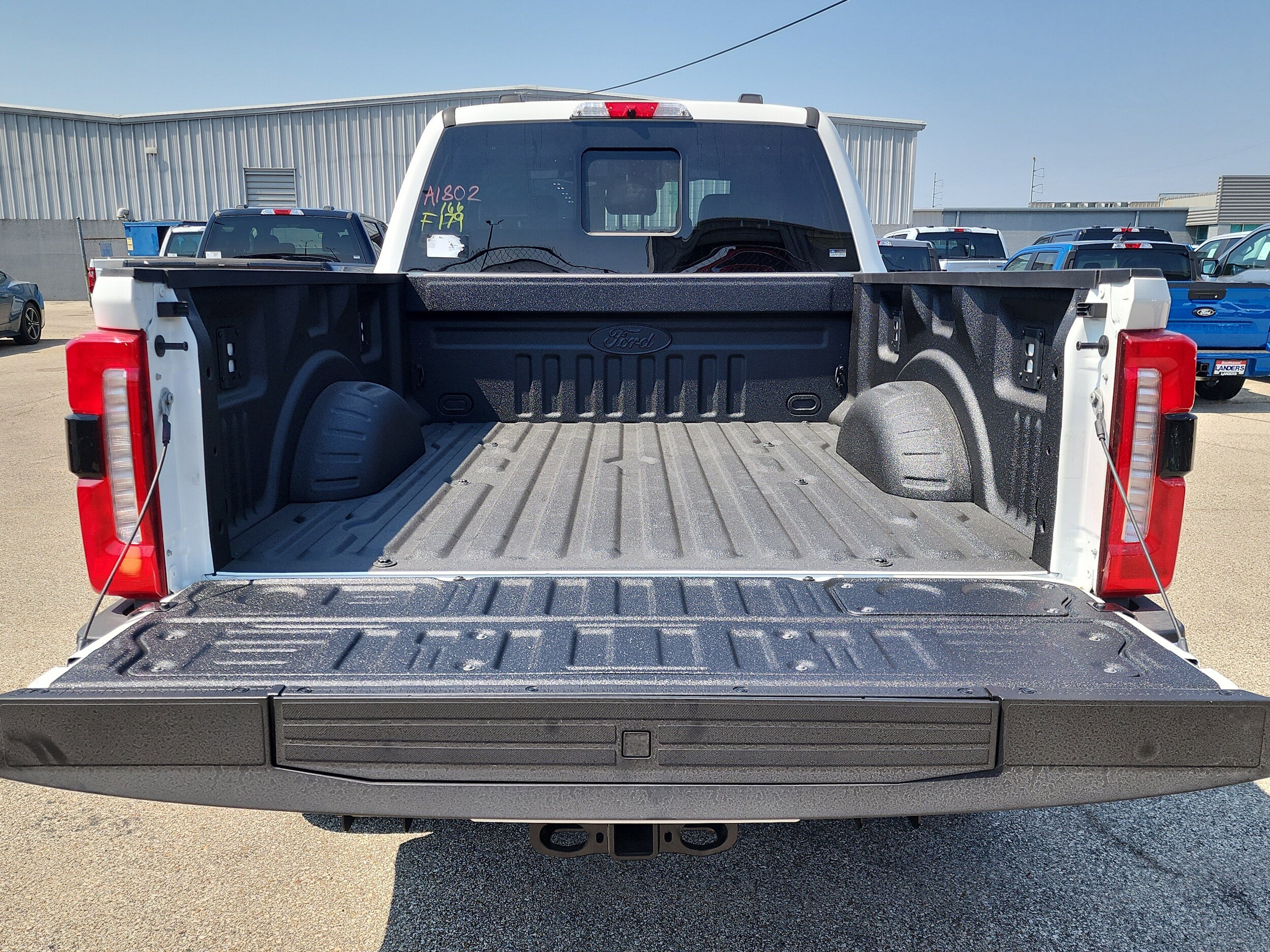 2025 Ford F-250 Lariat photo 4