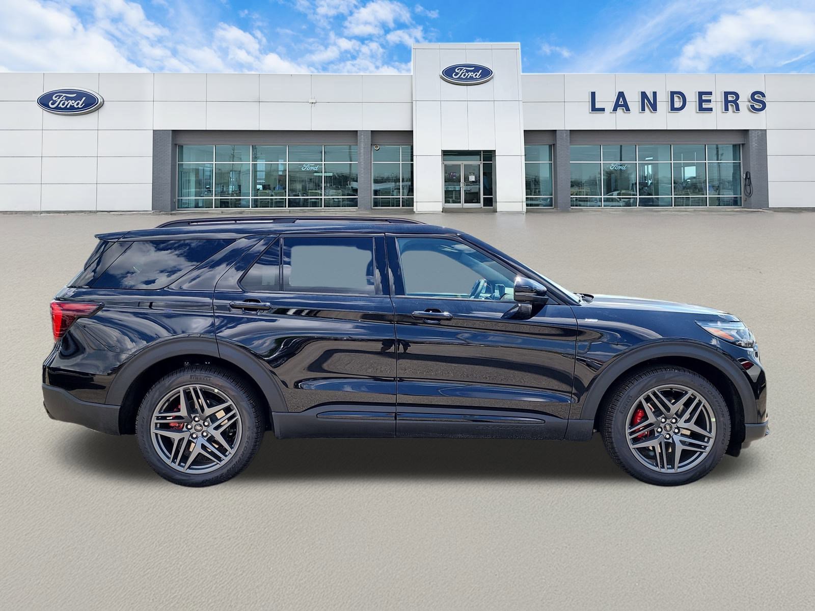 2025 Ford Explorer ST-Line photo 2