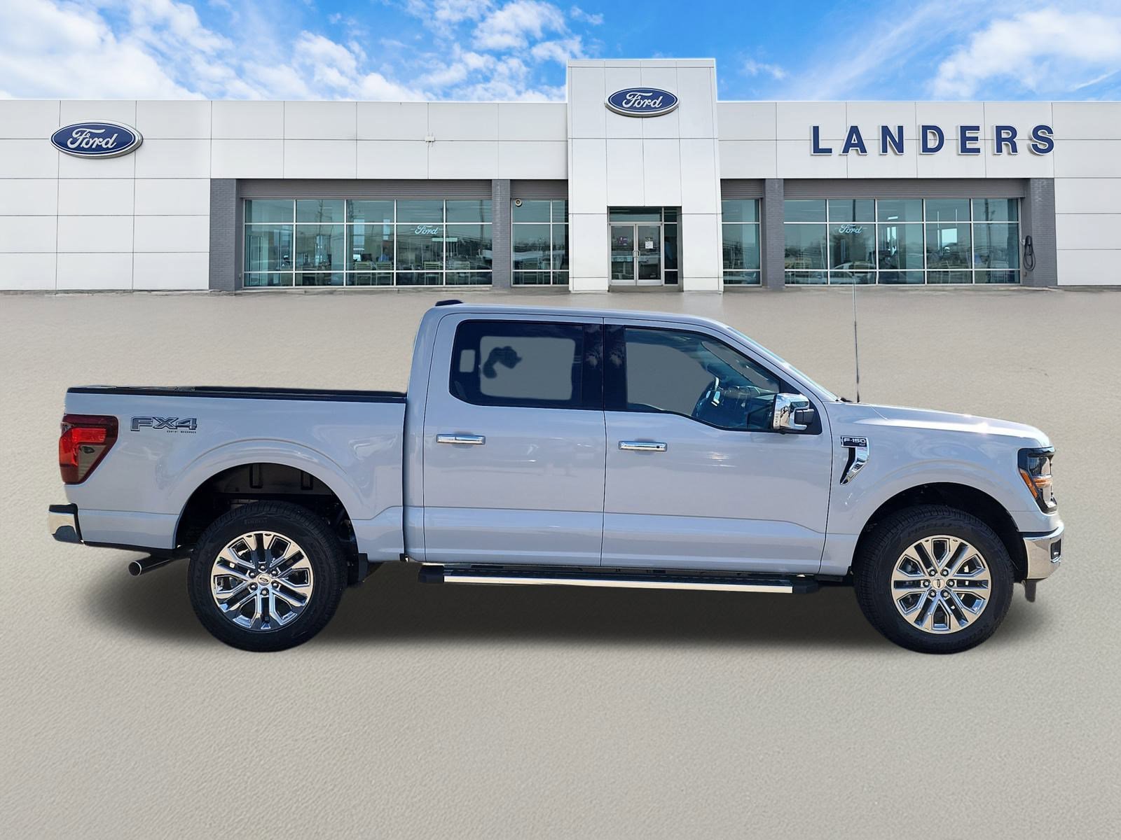 2025 Ford F-150 XLT photo 2