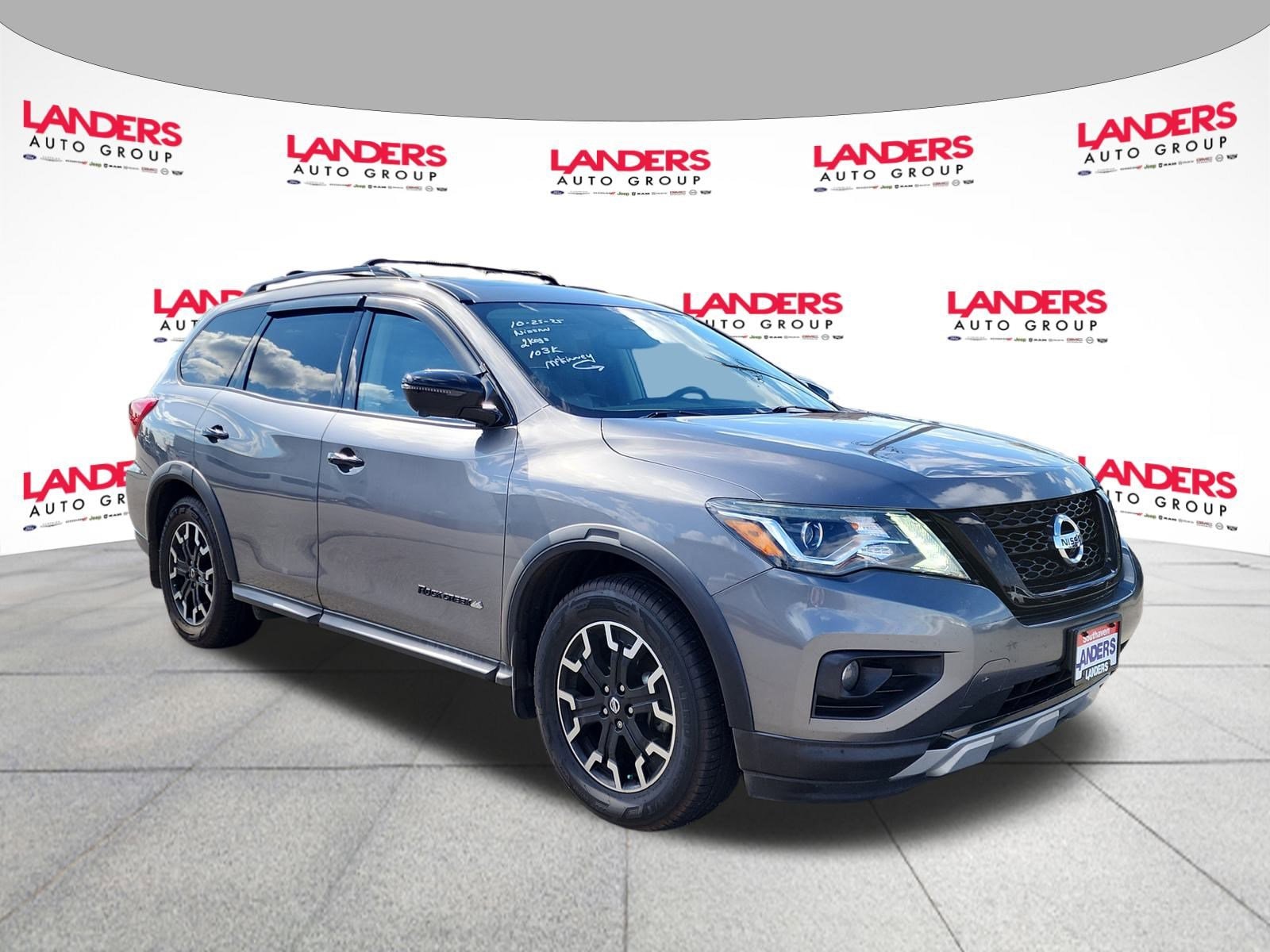 2020 Nissan Pathfinder SL