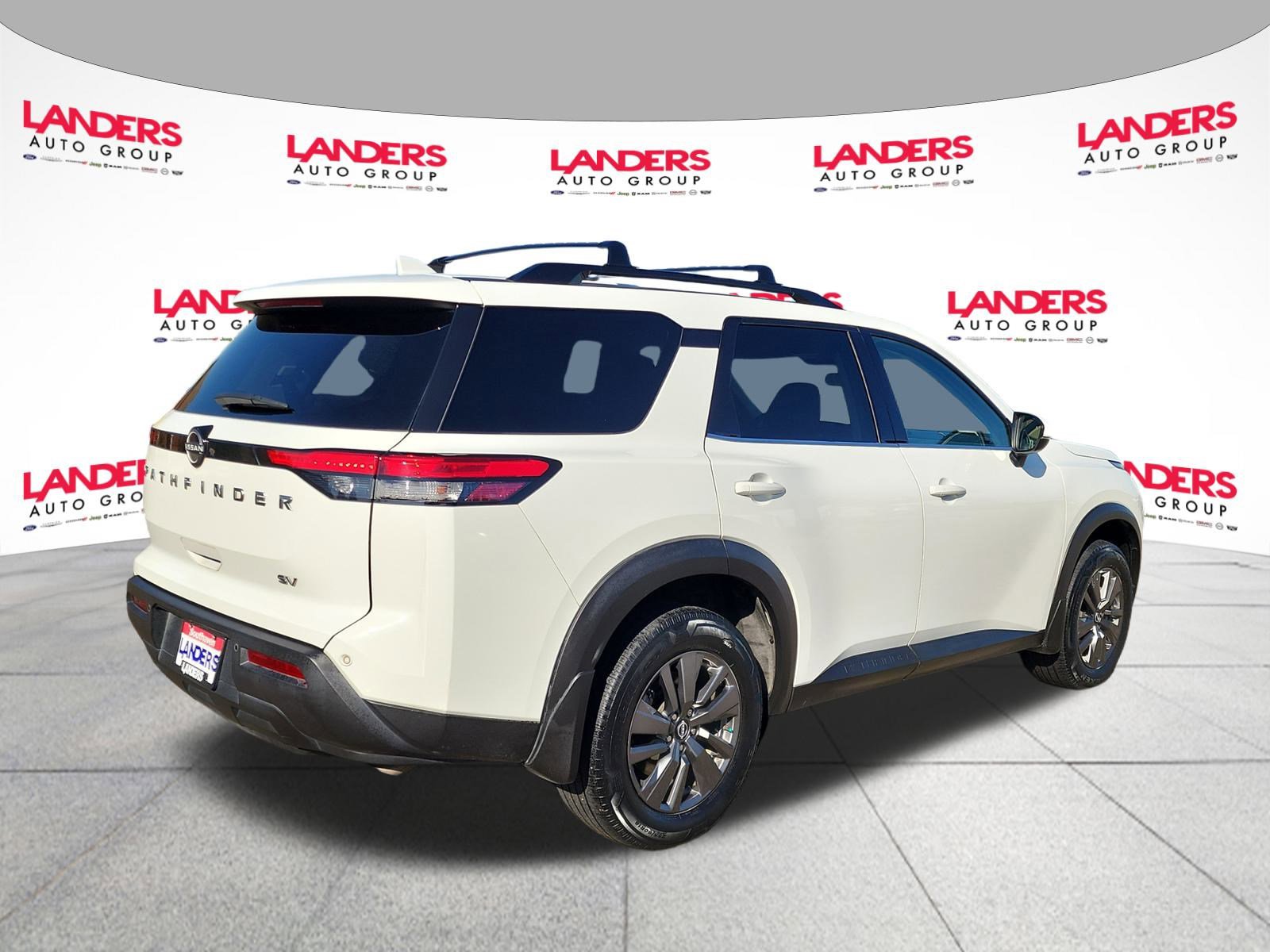 2022 Nissan Pathfinder SV photo 3