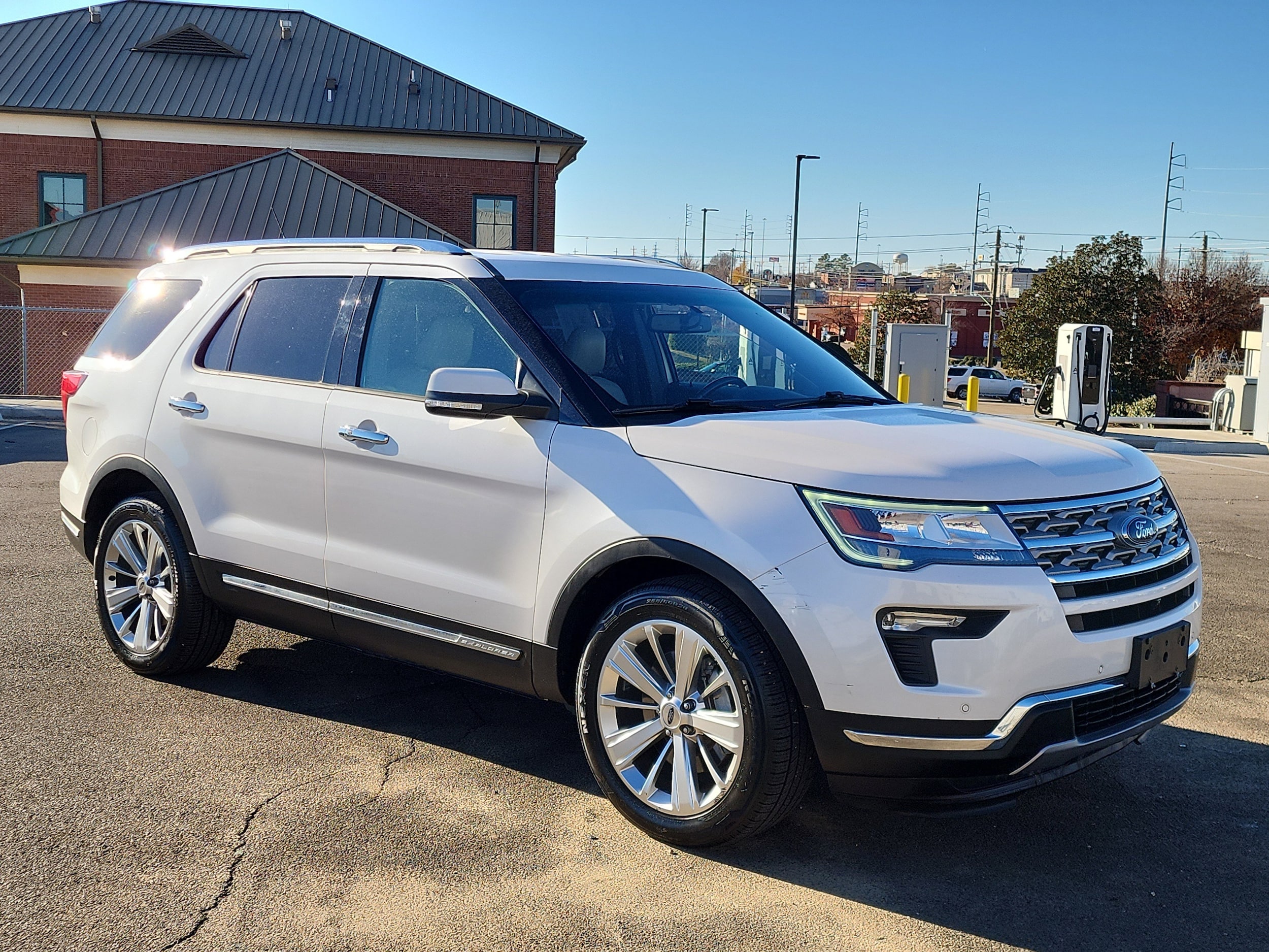 2019 Ford Explorer Limited's photo