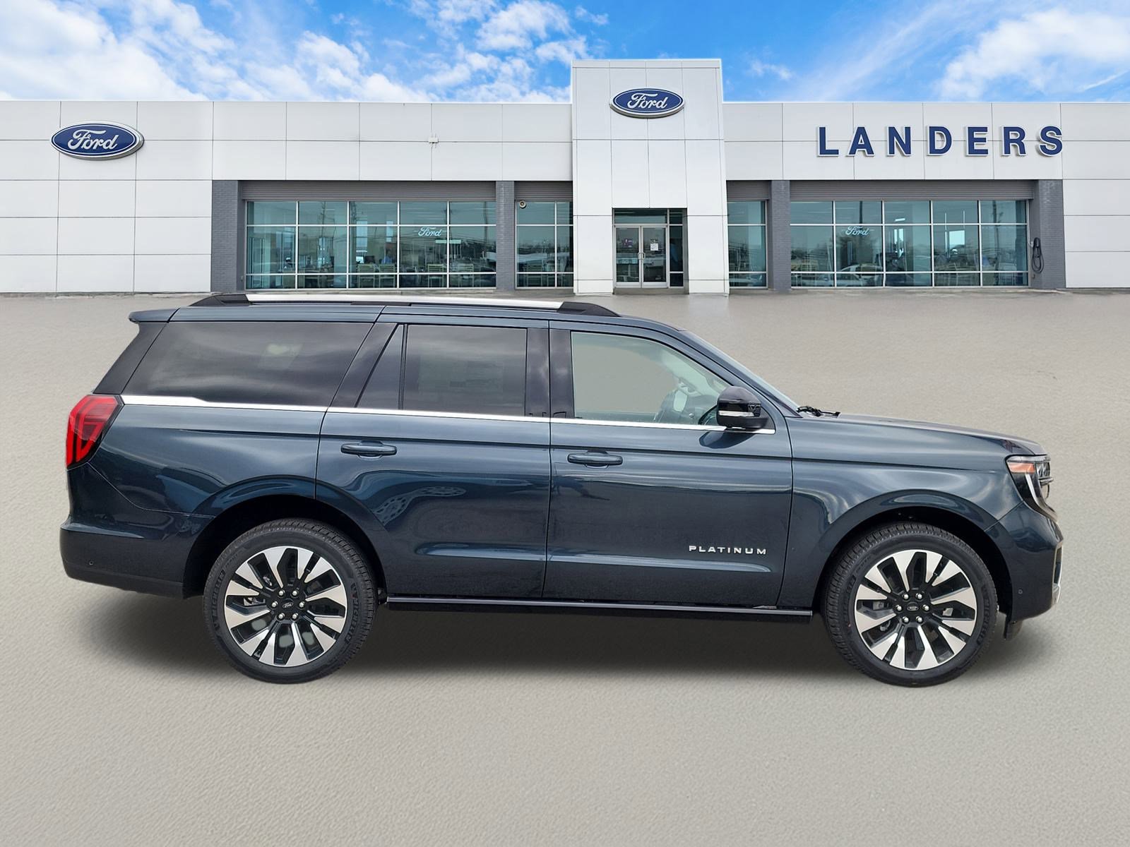 2025 Ford Expedition Platinum photo 2