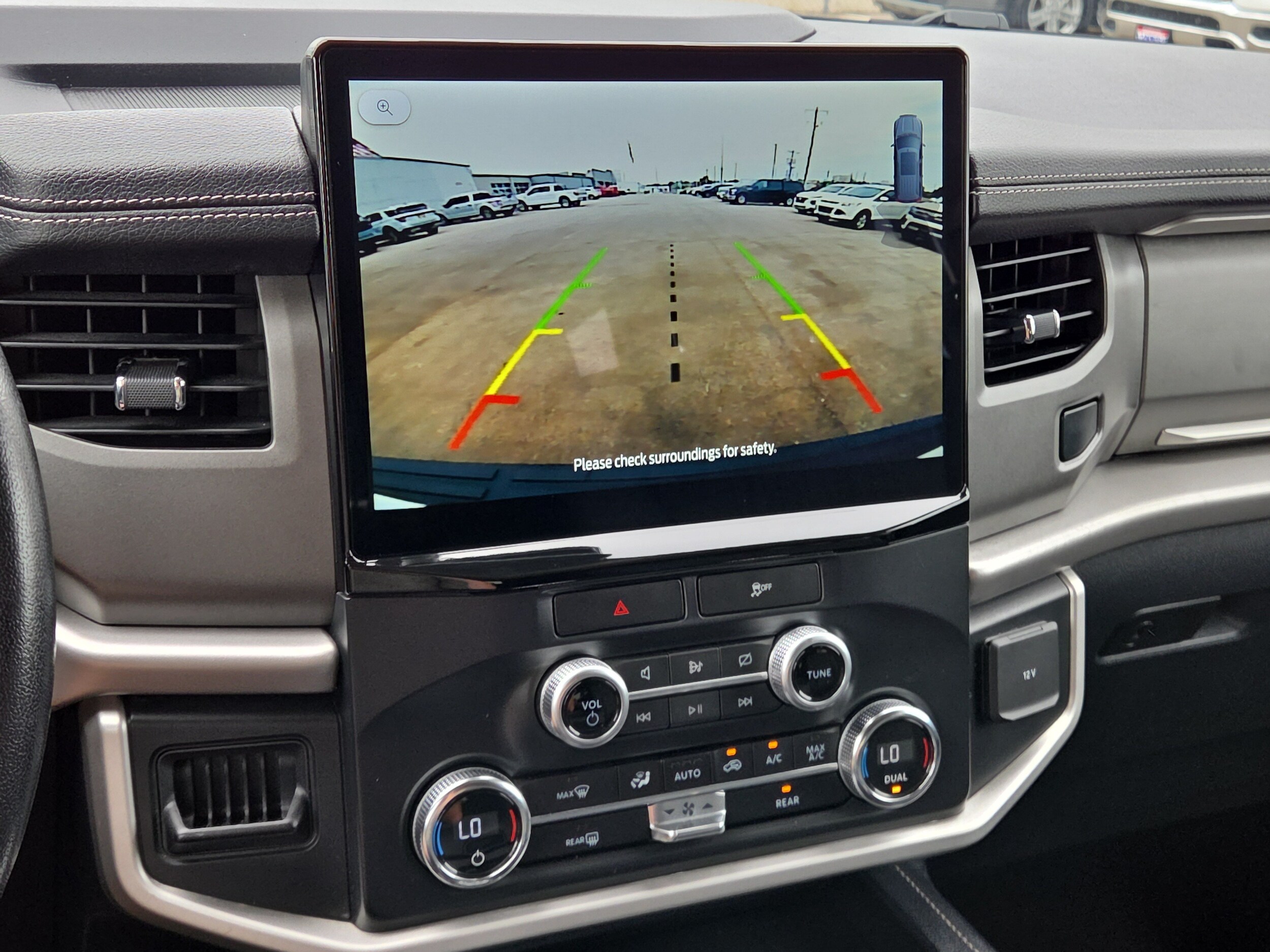 2022 Ford Expedition XLT - Photo 25