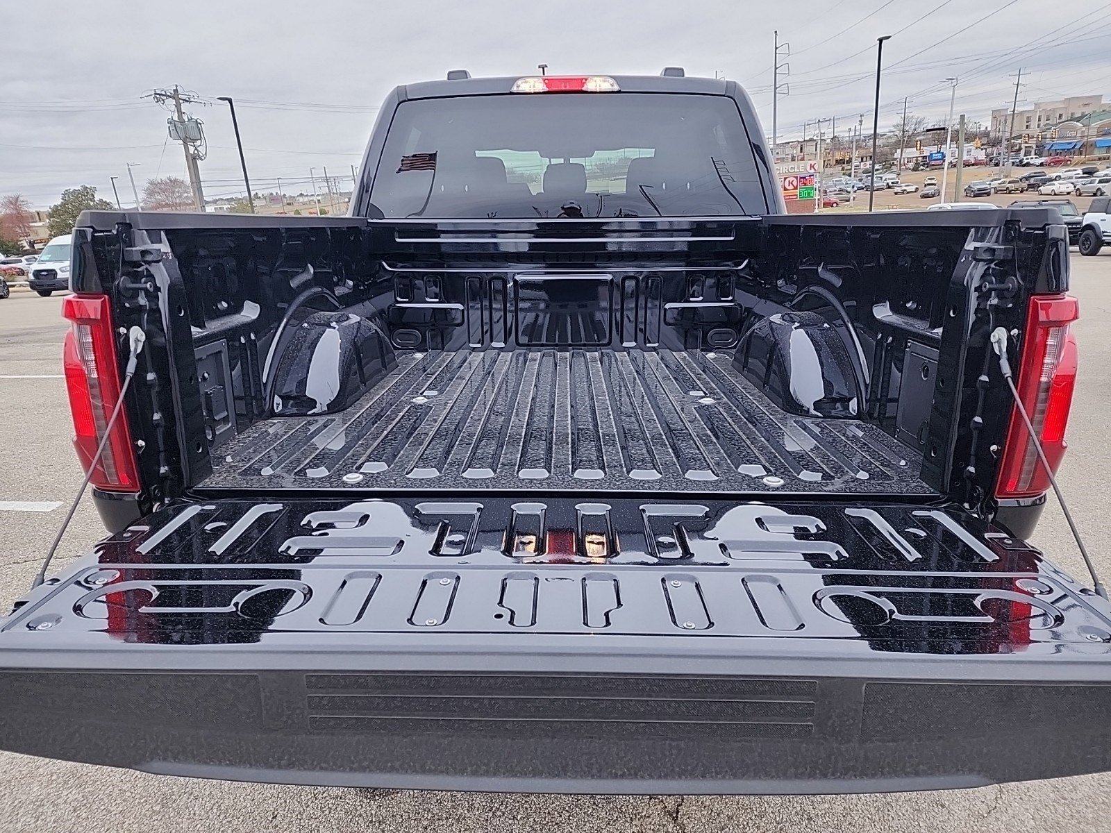 2025 Ford F-150 XLT photo 4