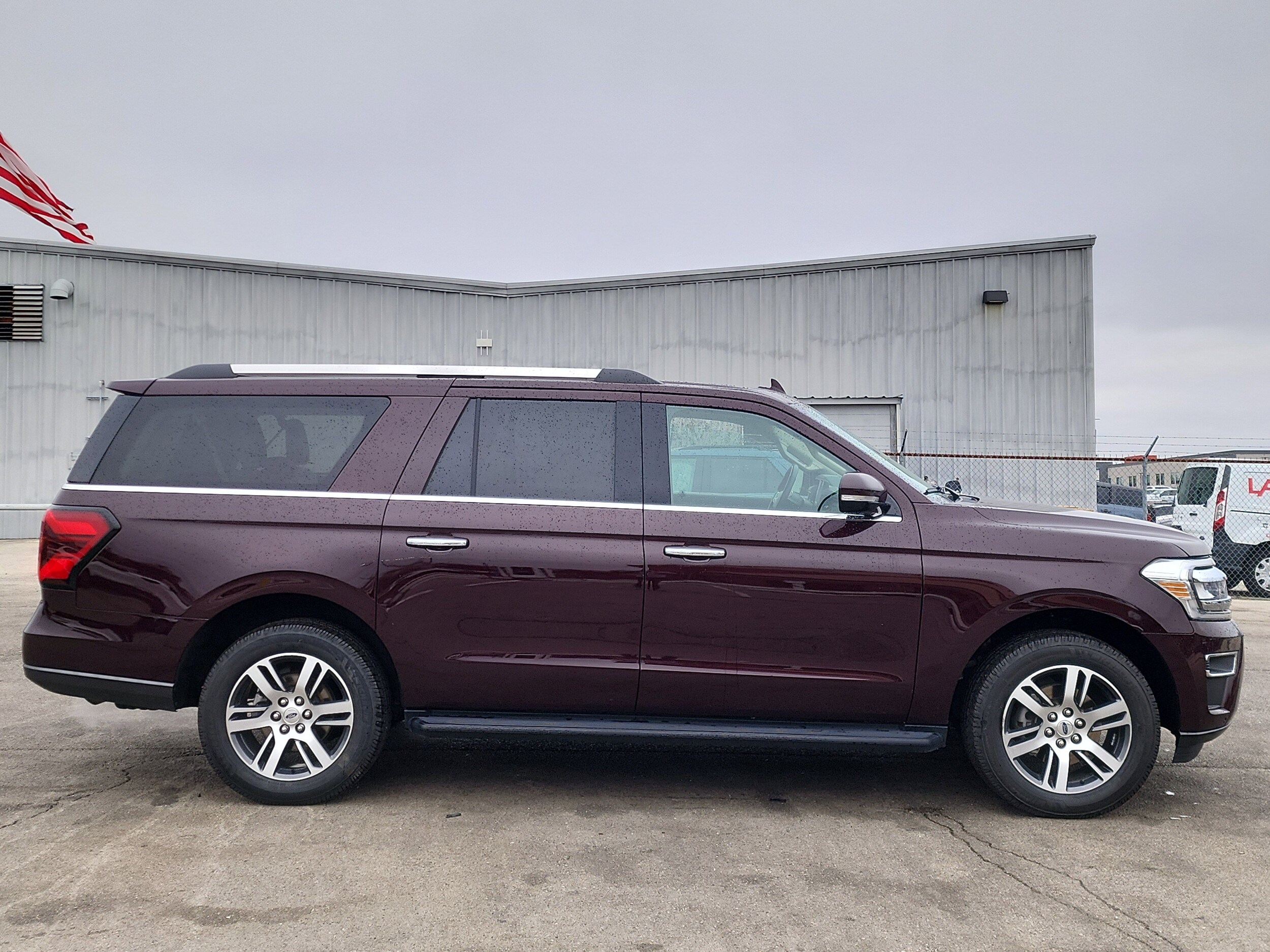 2024 Ford Expedition MAX Limited photo 2