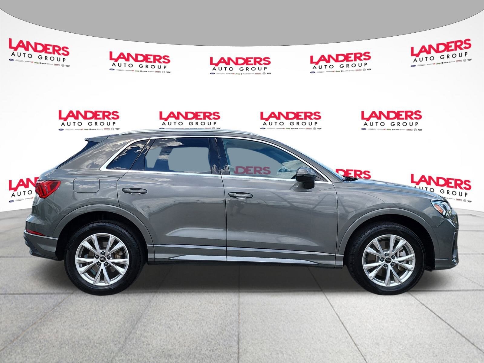 2023 Audi Q3 S line Premium photo 2