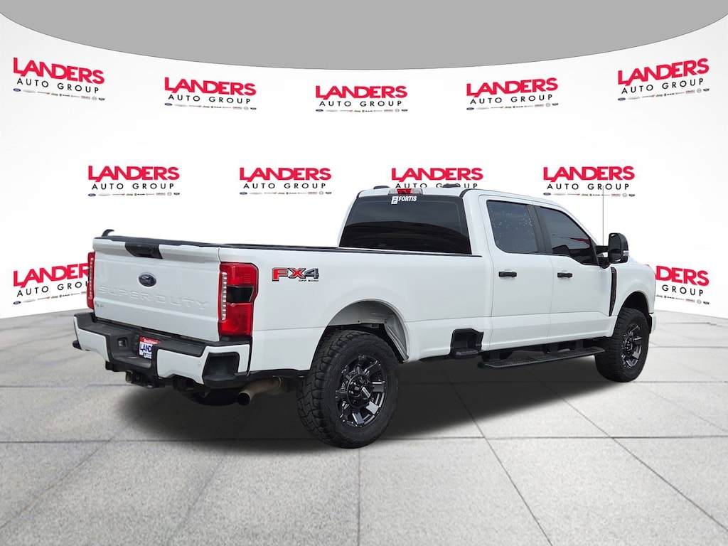 Used 2023 Ford F-250 XLT Truck Crew Cab