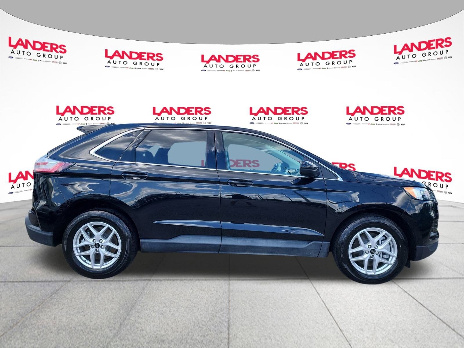 2024 Ford Edge SEL photo 2