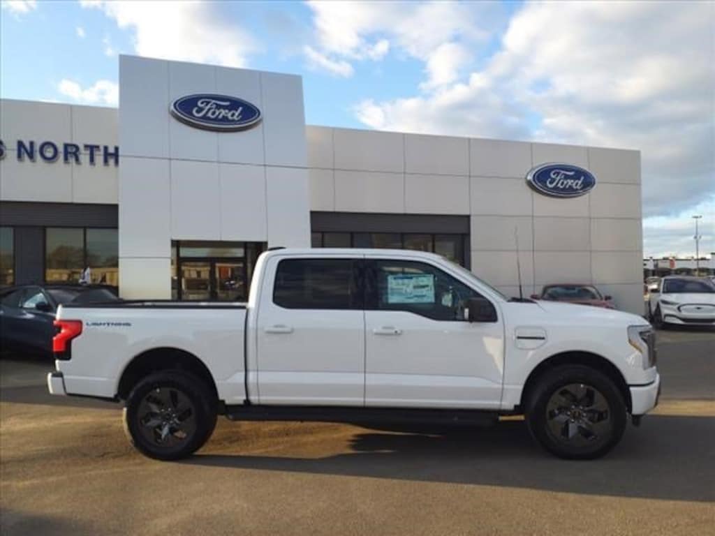 New 2023 Ford F-150 Lightning XLT XLT 4WD SuperCrew 5.5 Box