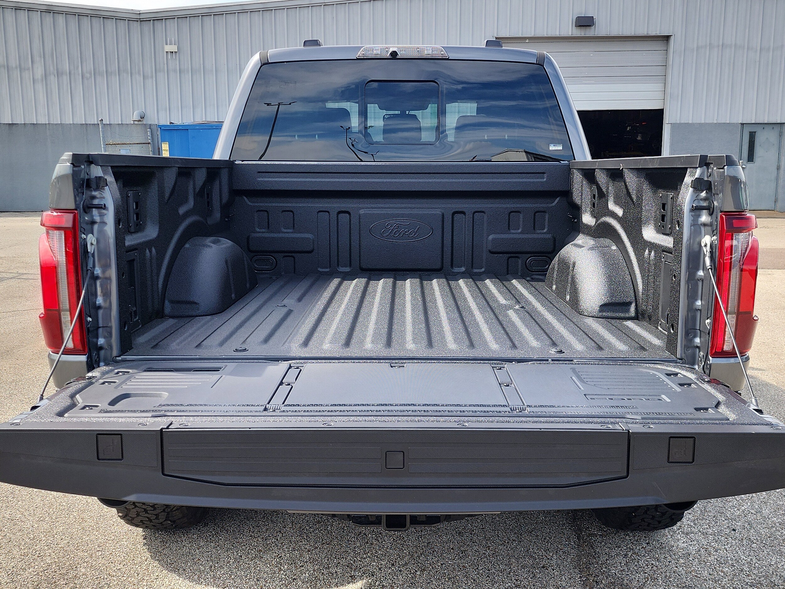 2025 Ford F-150 Raptor photo 4
