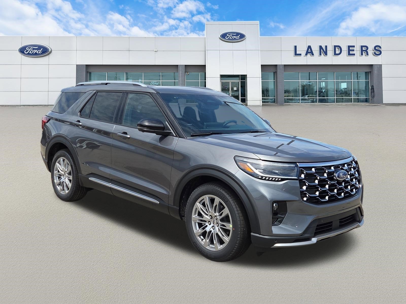2026 Ford Explorer Platinum's photo