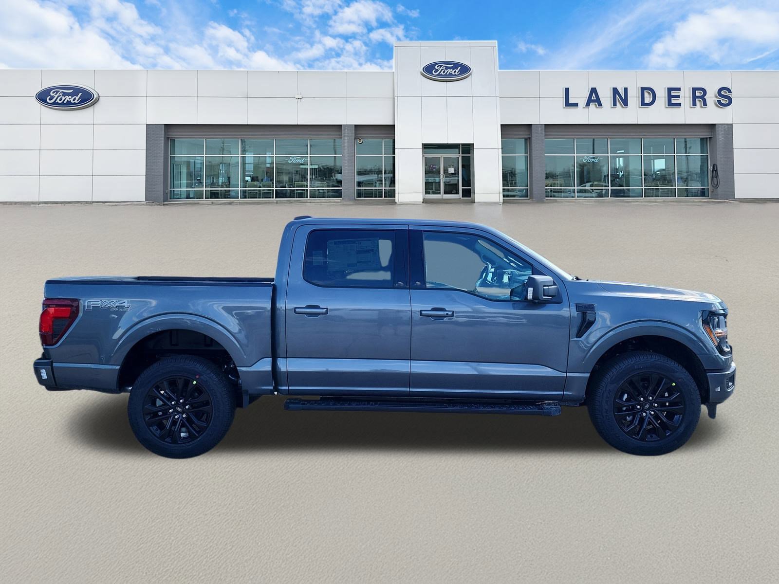 2025 Ford F-150 XLT photo 2
