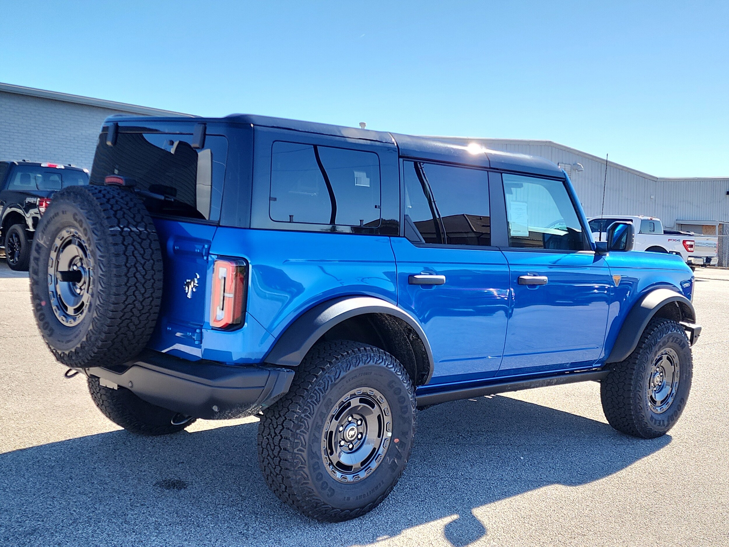 2025 Ford Bronco Badlands photo 3