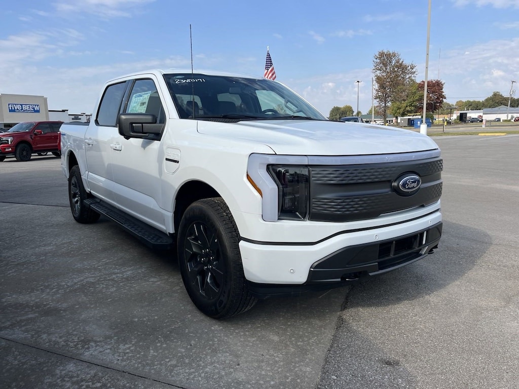 New 2023 Ford F-150 Lightning XLT XLT 4WD SuperCrew 5.5 Box