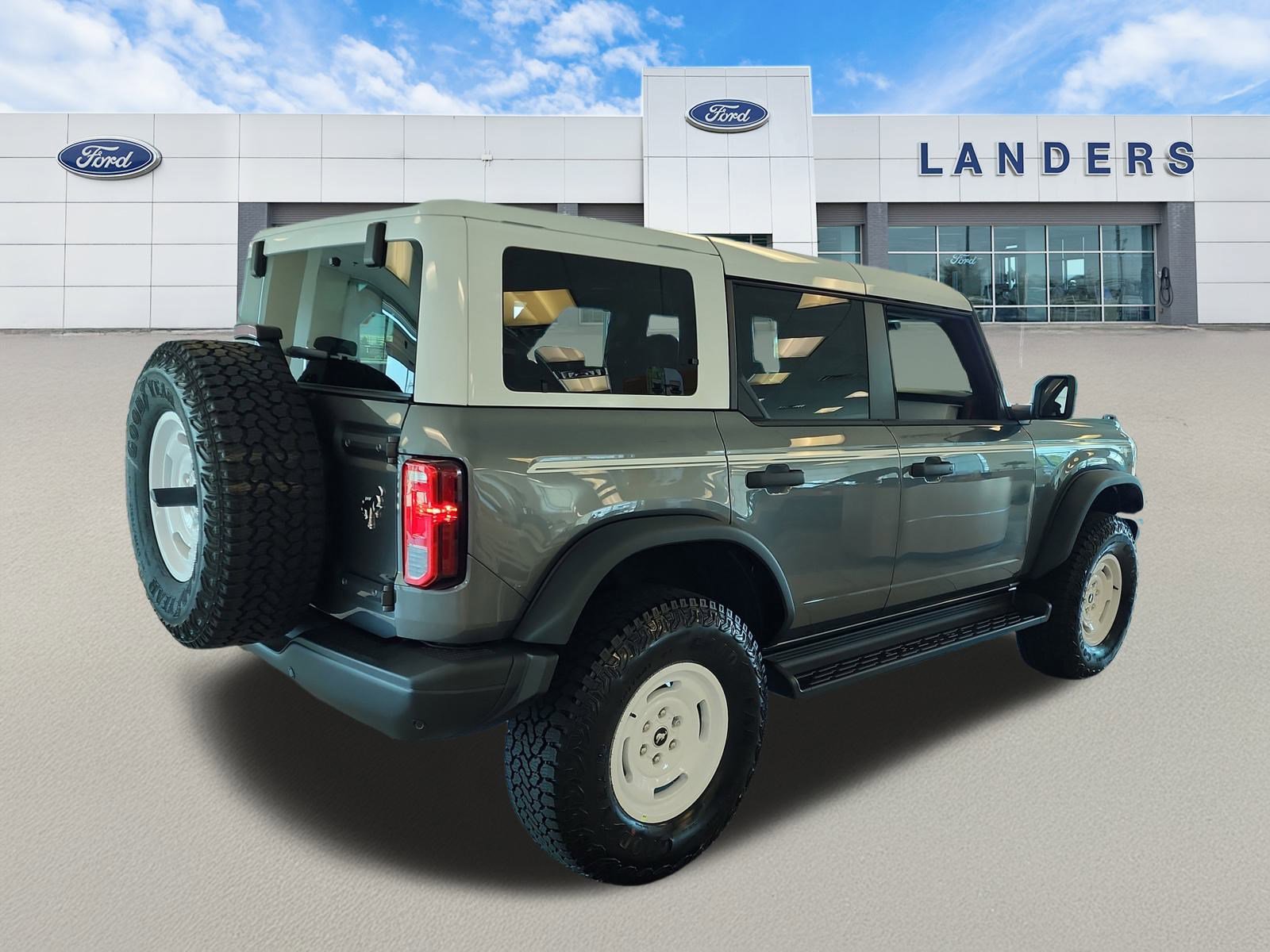 2025 Ford Bronco Heritage First Edition photo 3
