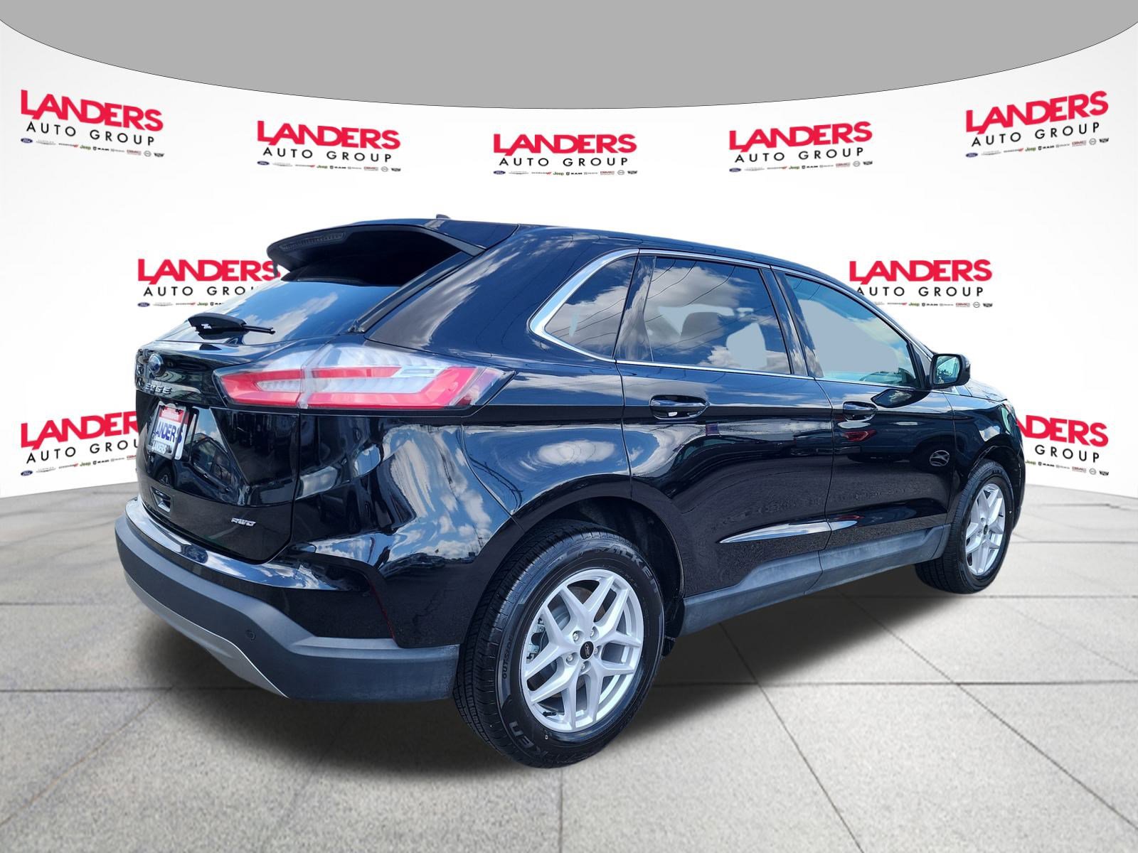 2024 Ford Edge SEL photo 3