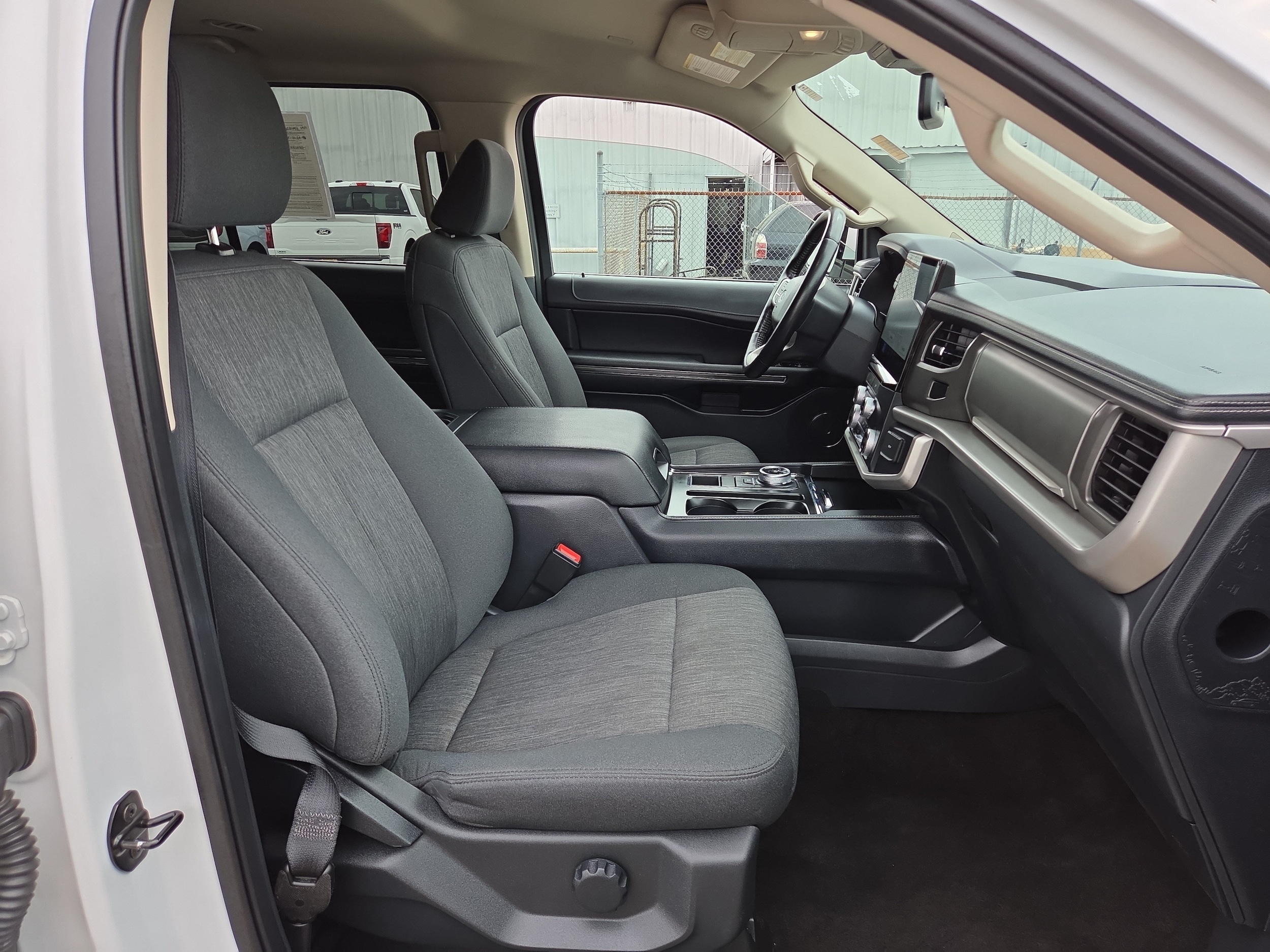 2022 Ford Expedition XLT - Photo 17