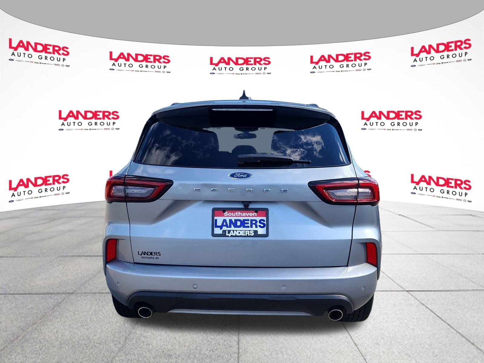 2023 Ford Escape ST-Line photo 4