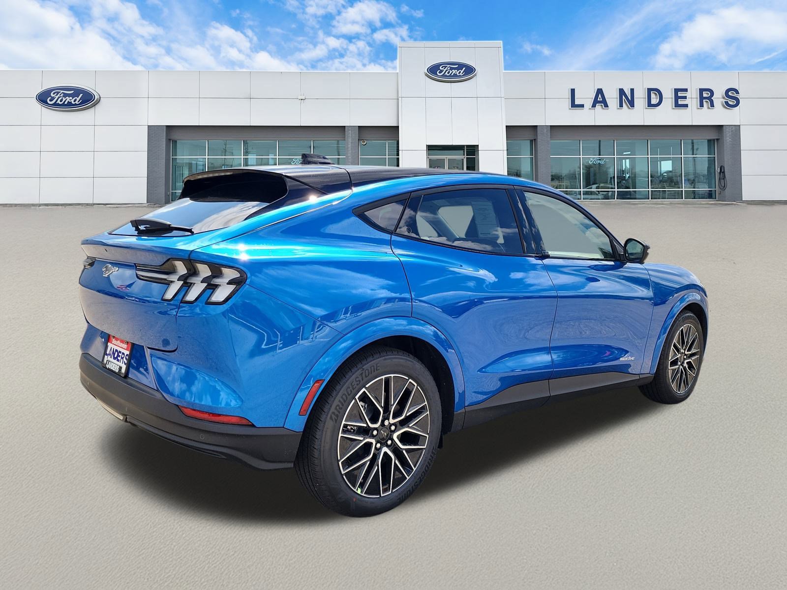 2025 Ford Mustang Mach-E Premium photo 3