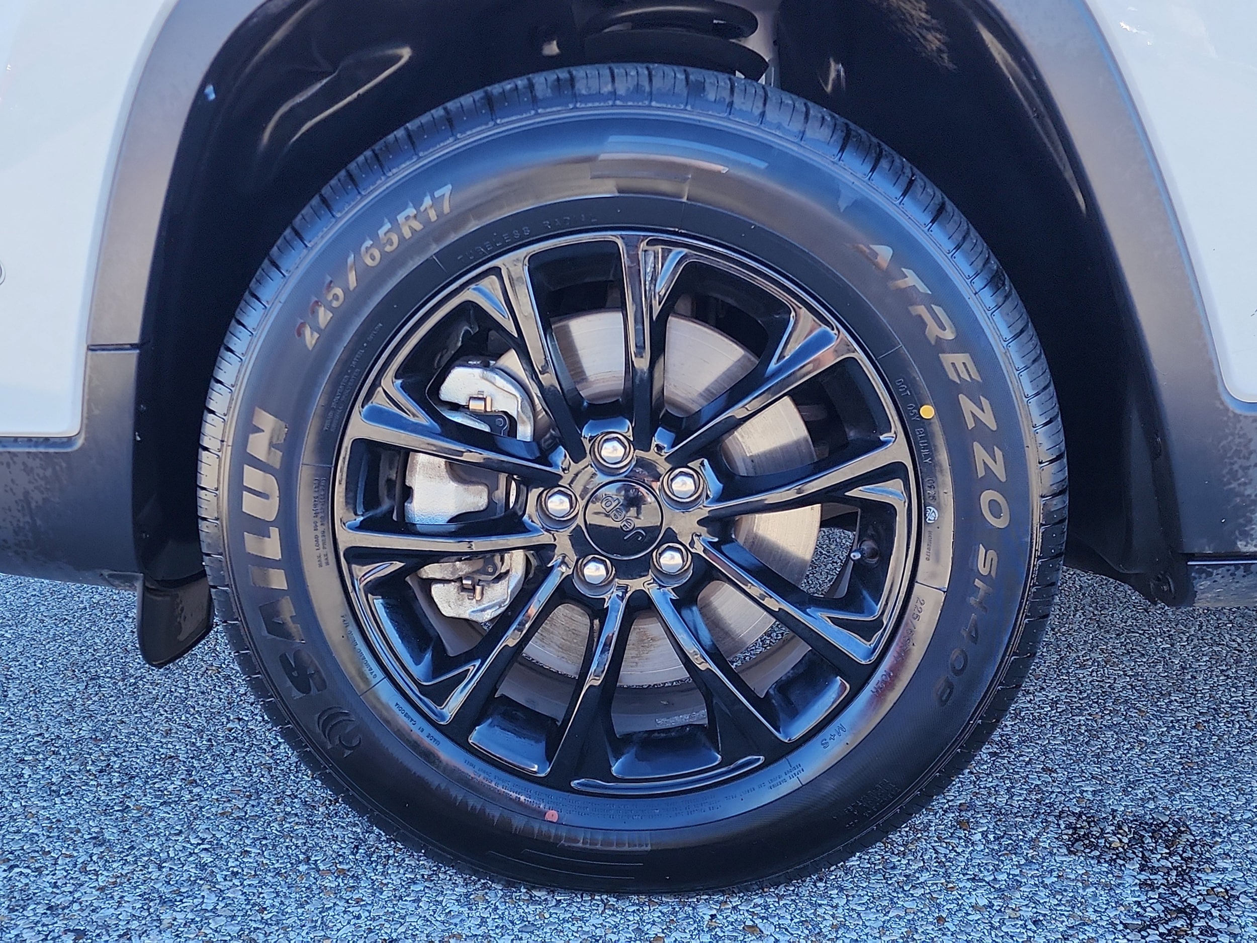 Image of 2023 Jeep Cherokee Altitude Lux SUV