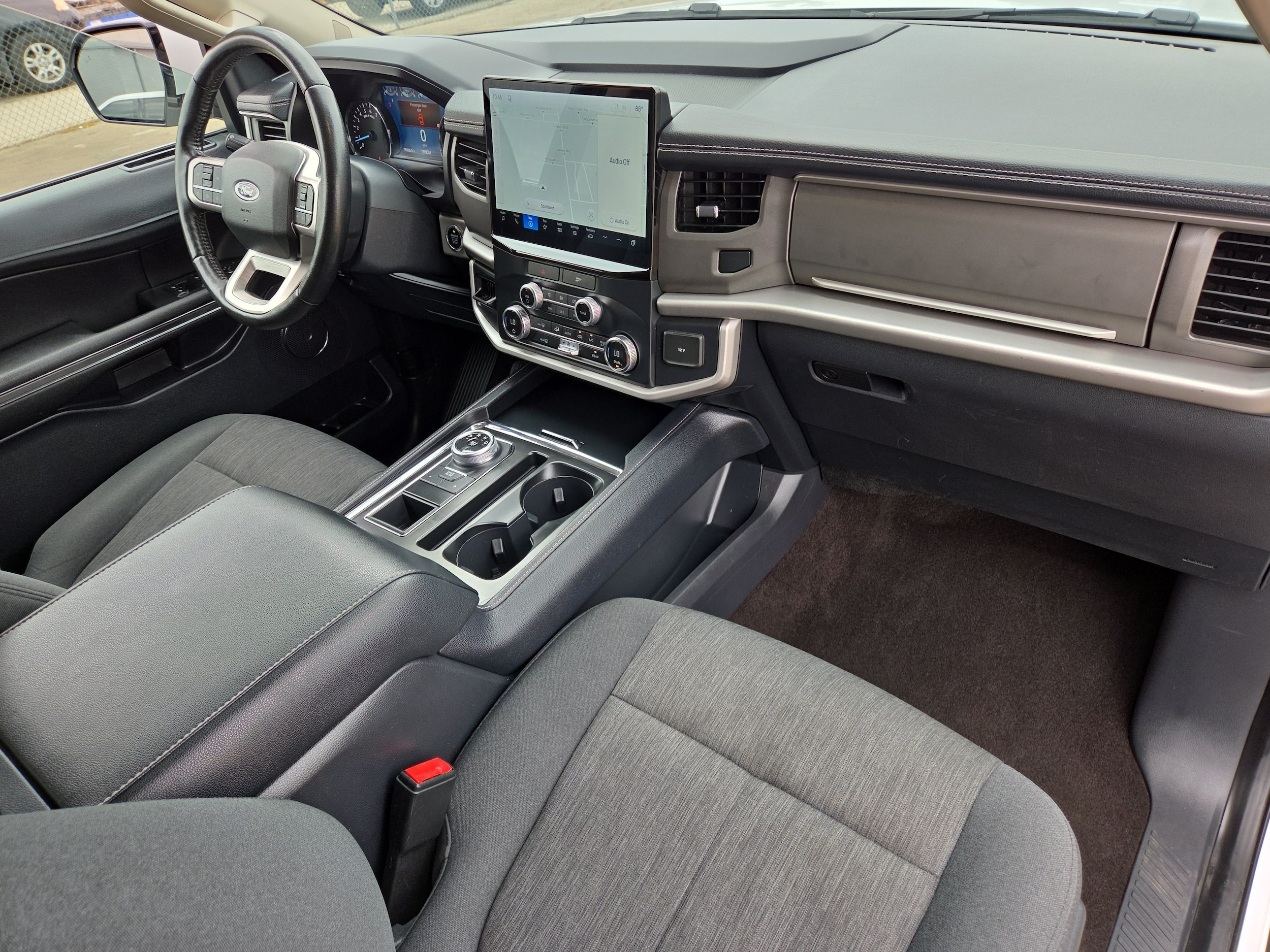 2022 Ford Expedition XLT - Photo 18