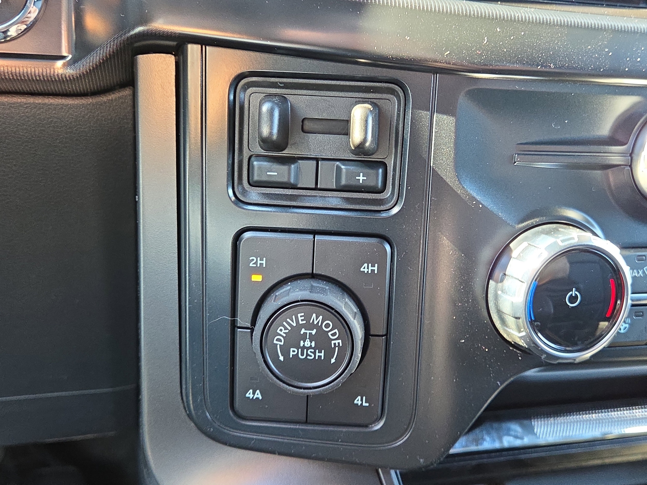 2026 Ford F-150 Lariat - Photo 14