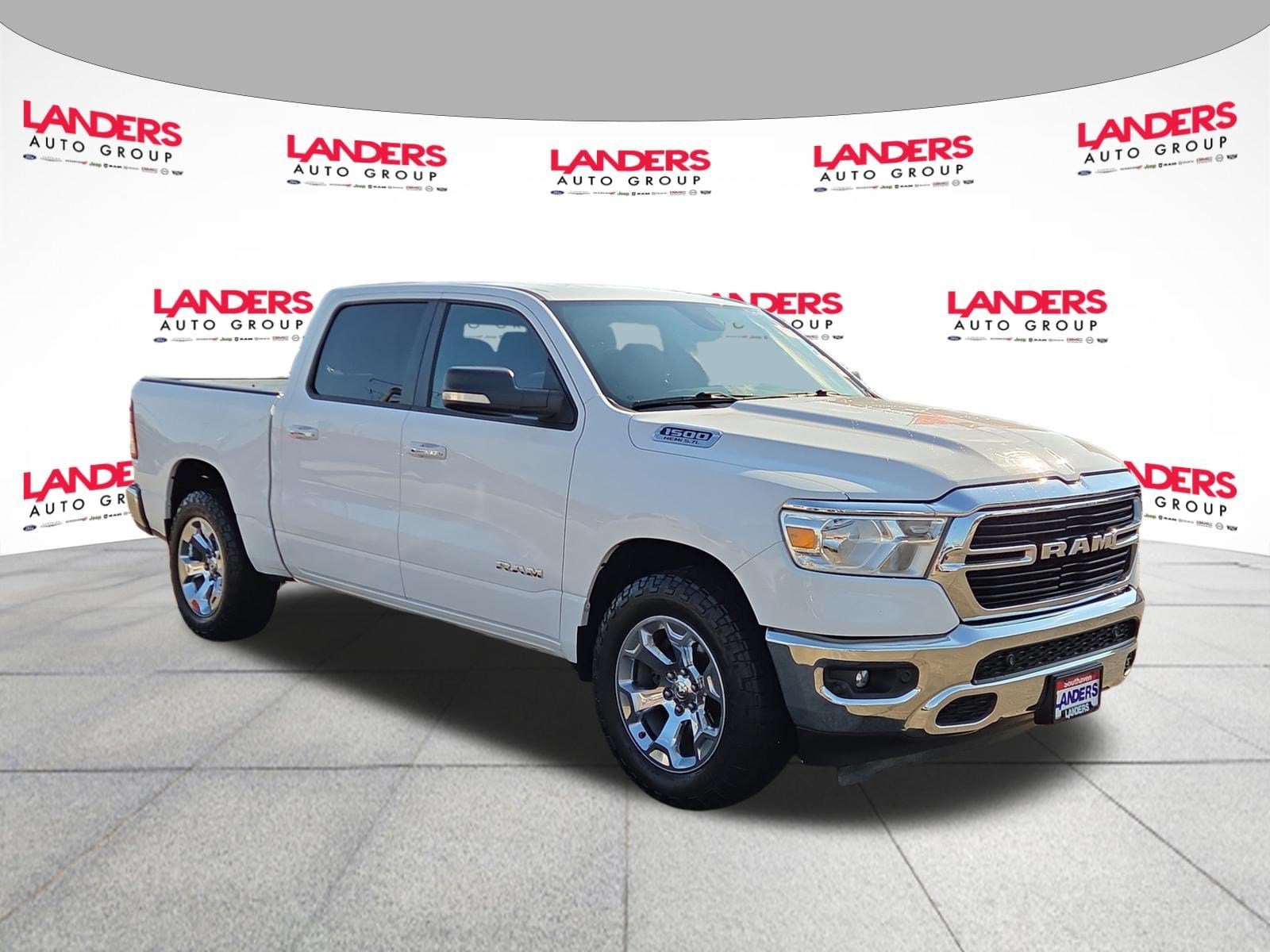 2019 RAM 1500 Big Horn/Lone Star 4x4 Crew Cab 5'7's photo