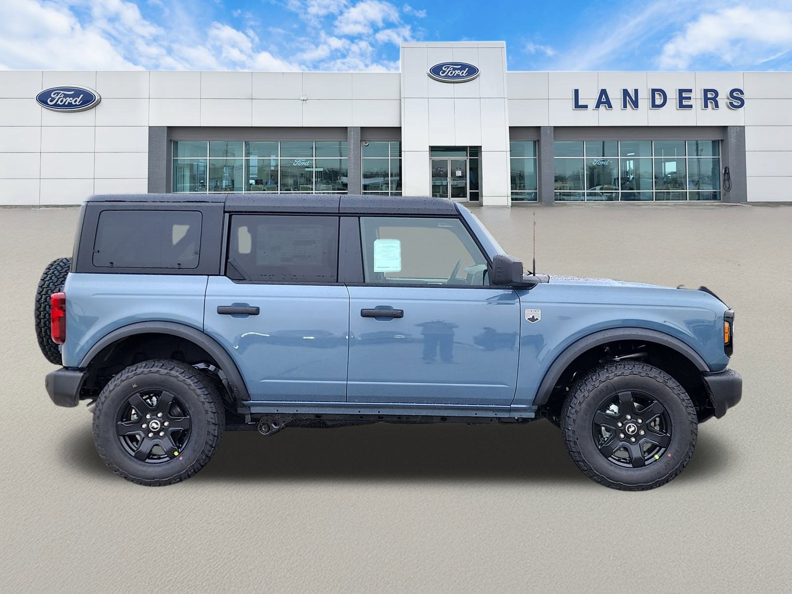 2025 Ford Bronco Big Bend photo 2