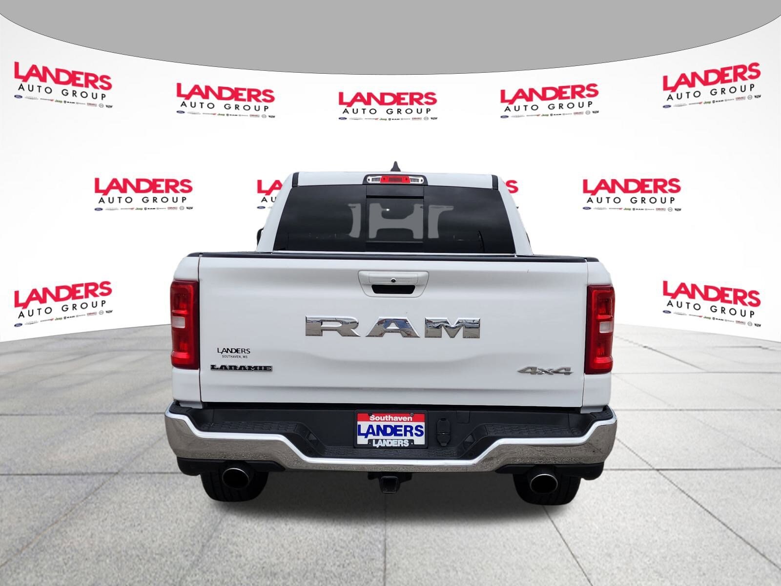 2025 Ram 1500 Laramie photo 3
